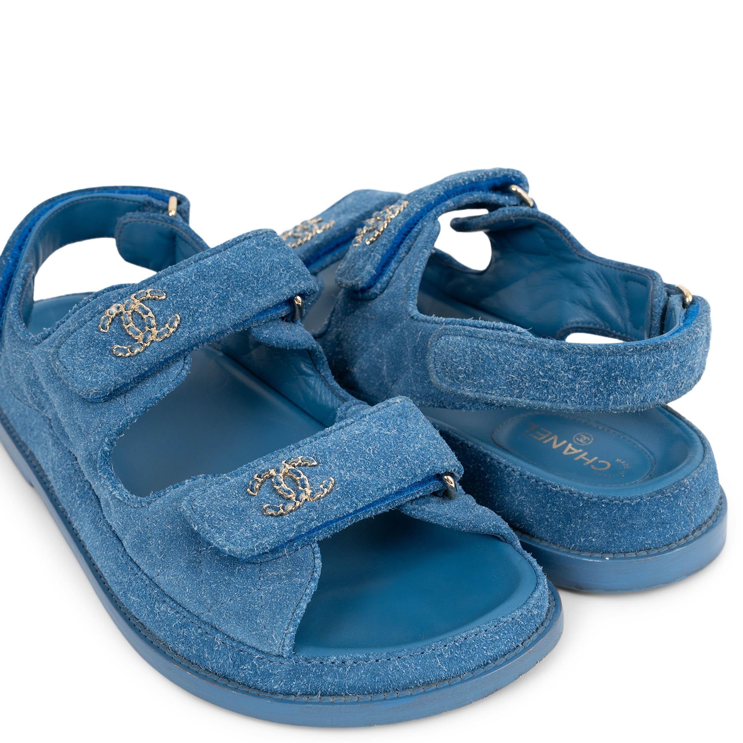 CHANEL en daim 21C DAD bleu Chaussures 38.5 en vente 2