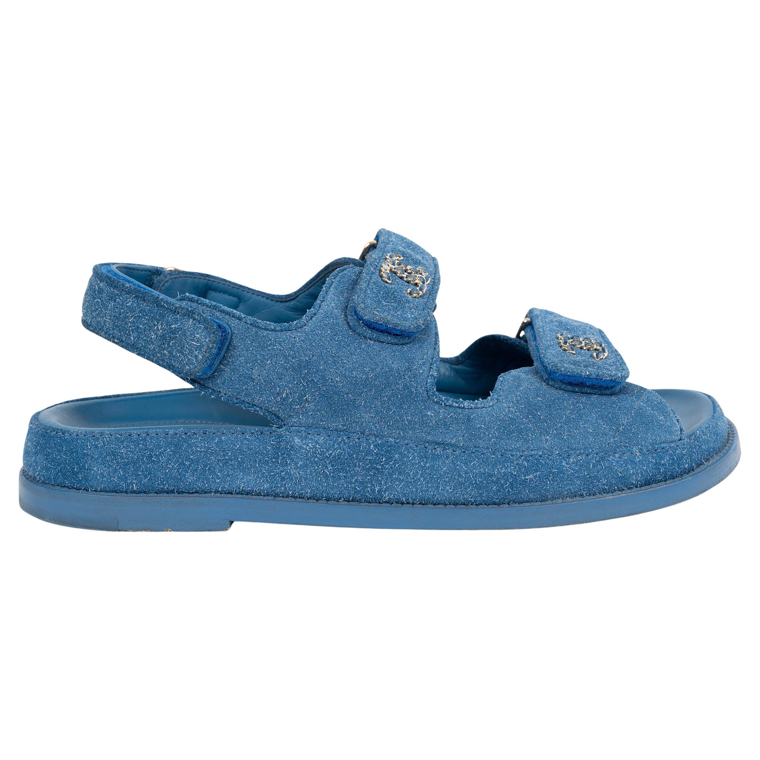 CHANEL en daim 21C DAD bleu Chaussures 38.5 en vente