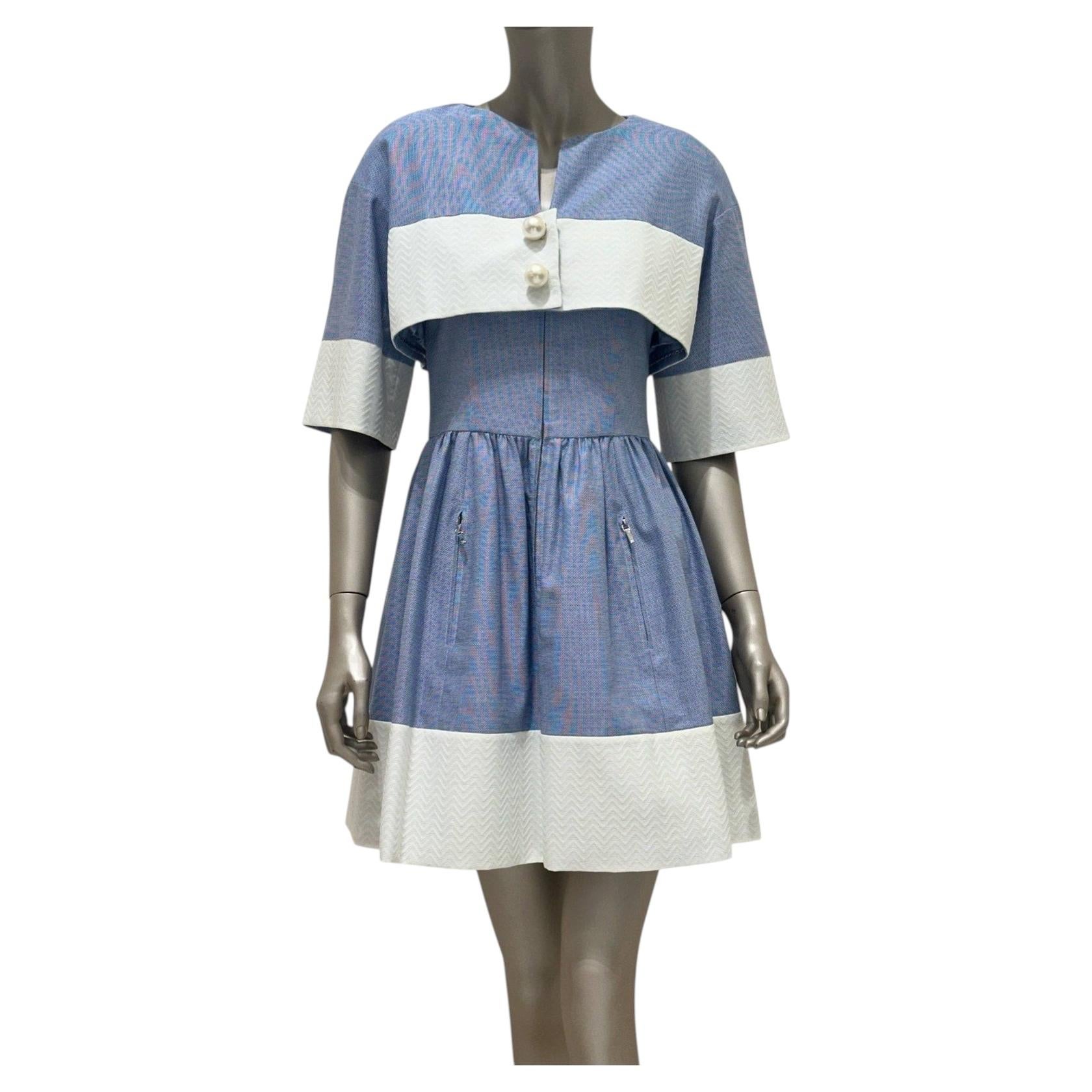 Blaues Chanel-Kleid mit Cape – Frühjahrskollektion 2013 – Größe 36