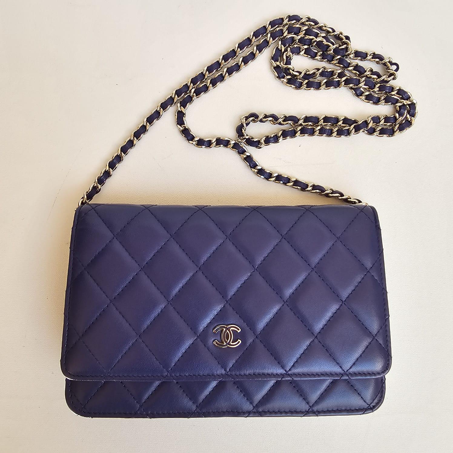 Chanel Blau Electric Lammfell Gesteppt Brieftasche an Kette an Kette im Angebot 6