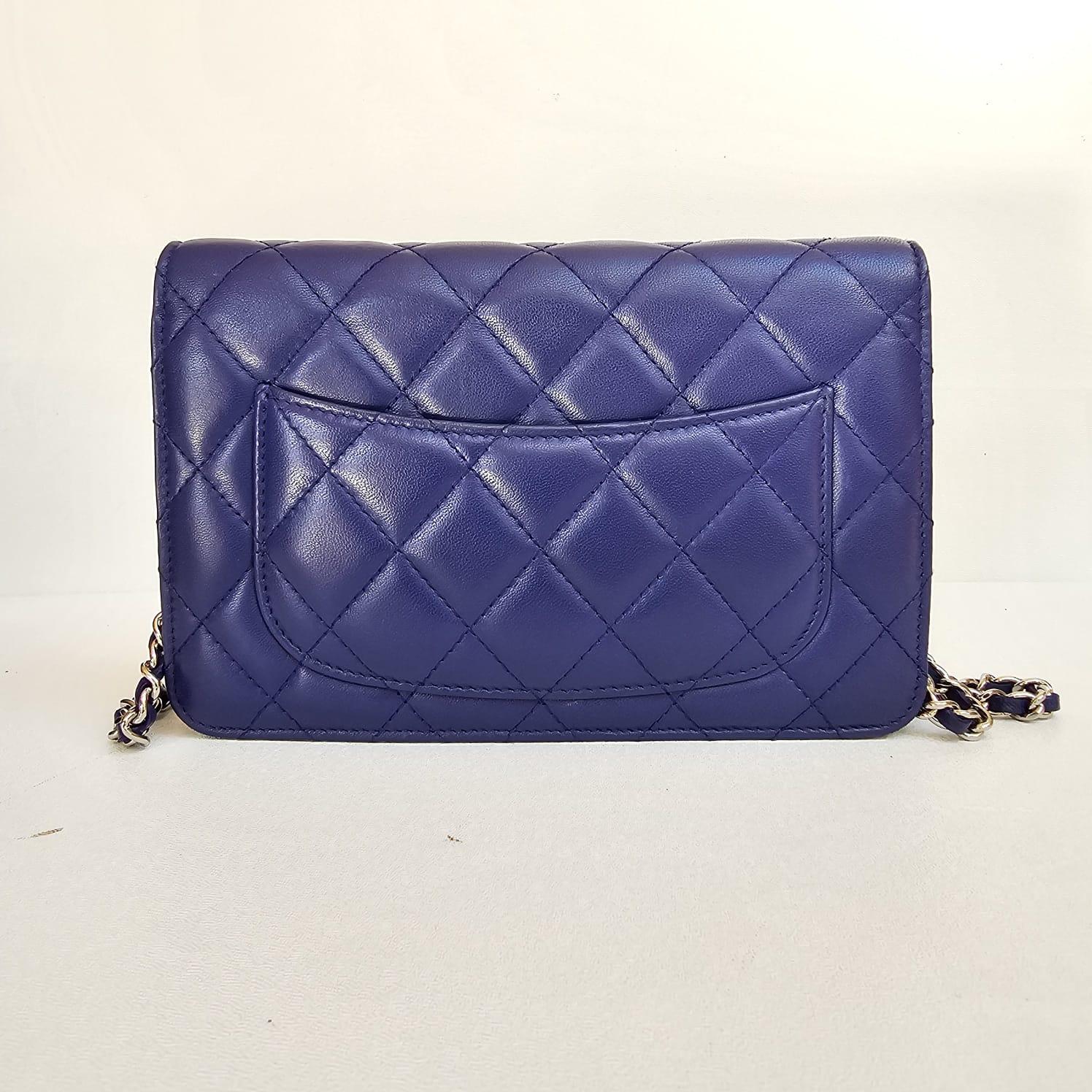 Chanel Blau Electric Lammfell Gesteppt Brieftasche an Kette an Kette im Angebot 9