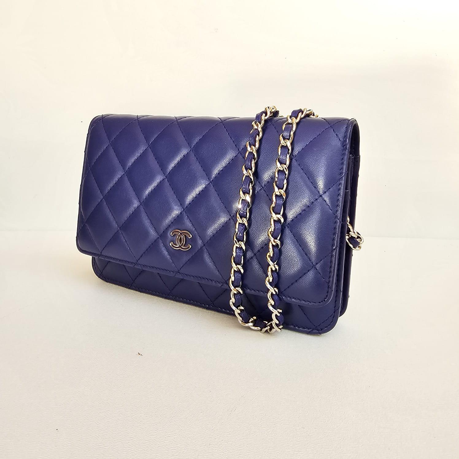 Chanel Blau Electric Lammfell Gesteppt Brieftasche an Kette an Kette im Angebot 10