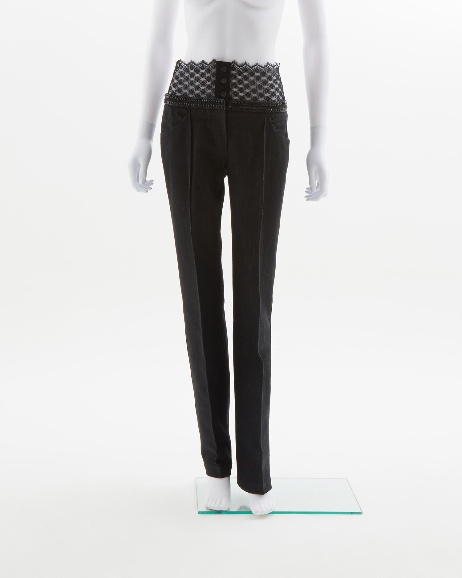 - Designed by Karl Lagerfeld
- Sold by Skof.Archive 
- Runway Look 43
- Embellished high-rise pants 
- Lace bustier 
- Logo engraved button closure and a concealed zipper on the front 
- Fitted to the body

Size : FR 38 - IT 42 - UK 10 - US 6