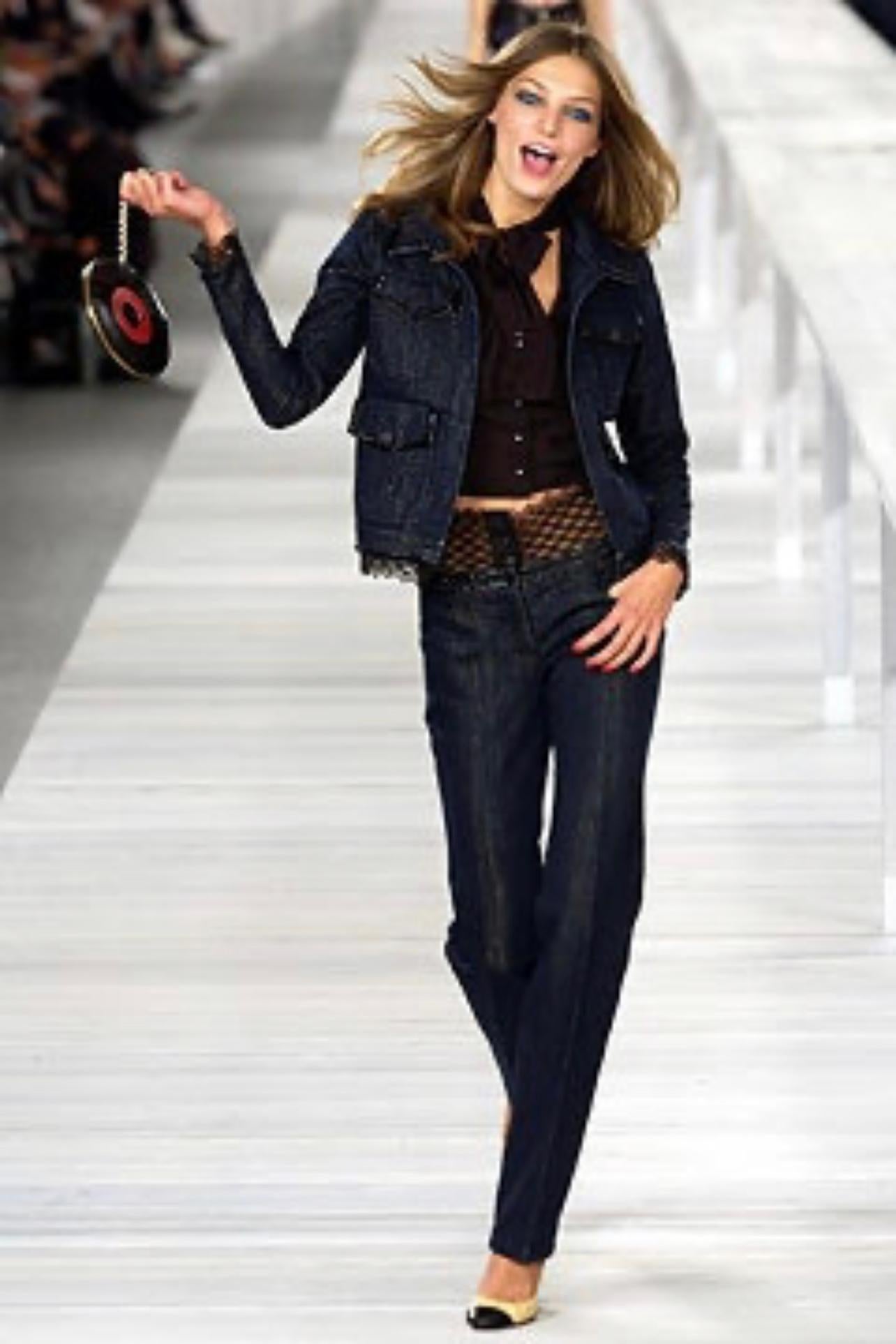 Chanel blue embellished metallic gun metal & lace denim pants, ss 2004 For Sale 4