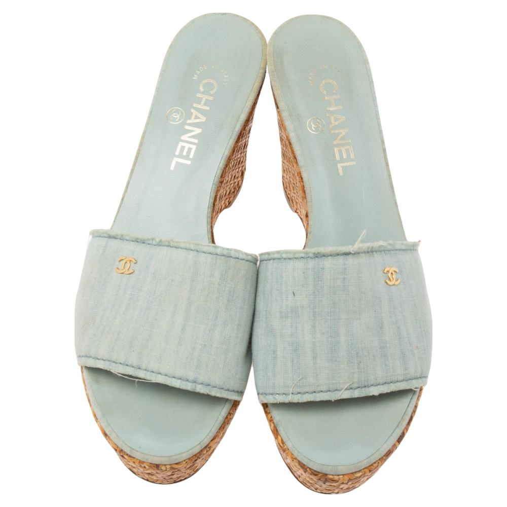 Chanel store pool sliders