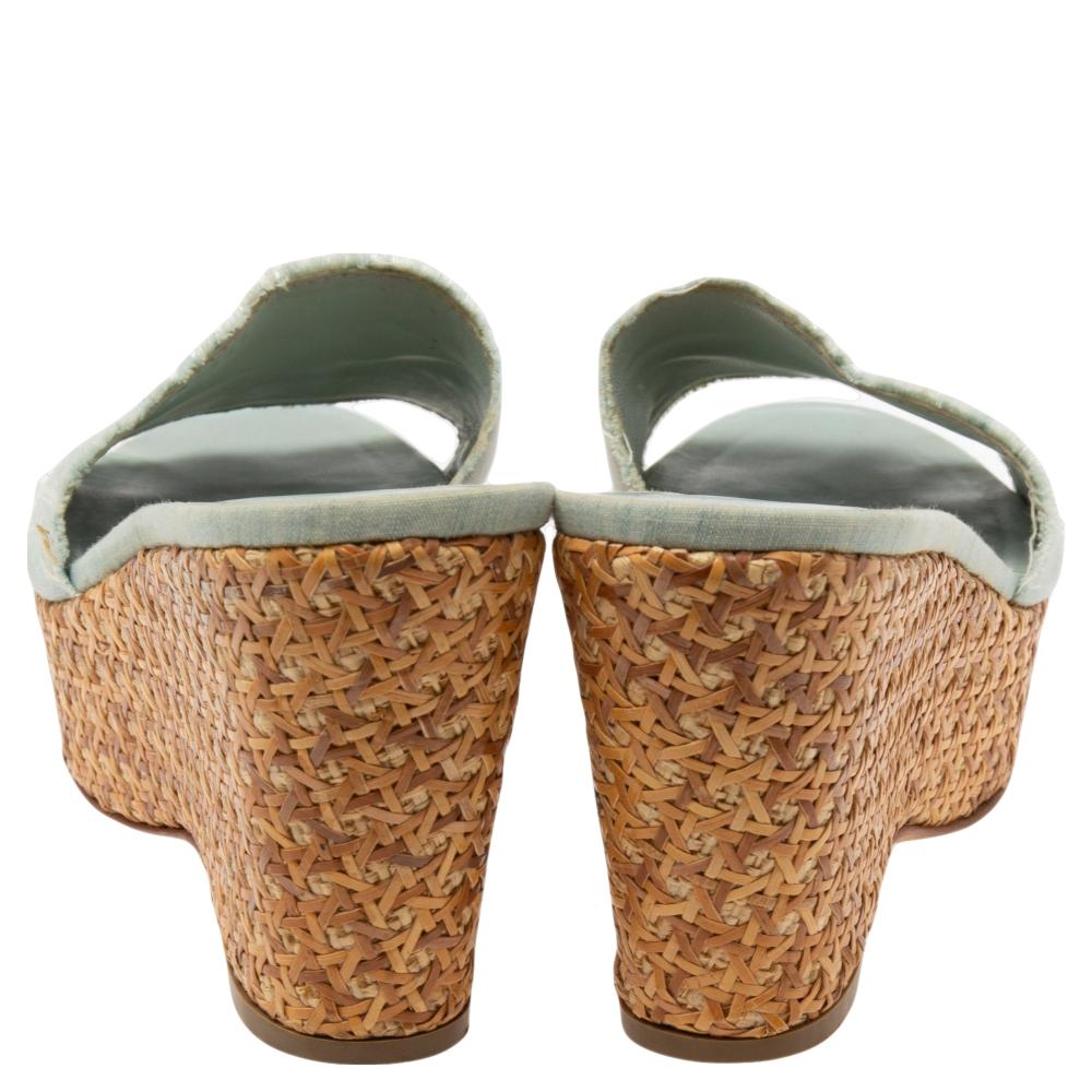 Chanel Blue Fabric Open Toe Raffia Wedge Platform Slide Sandals Size 39 In Good Condition In Dubai, Al Qouz 2