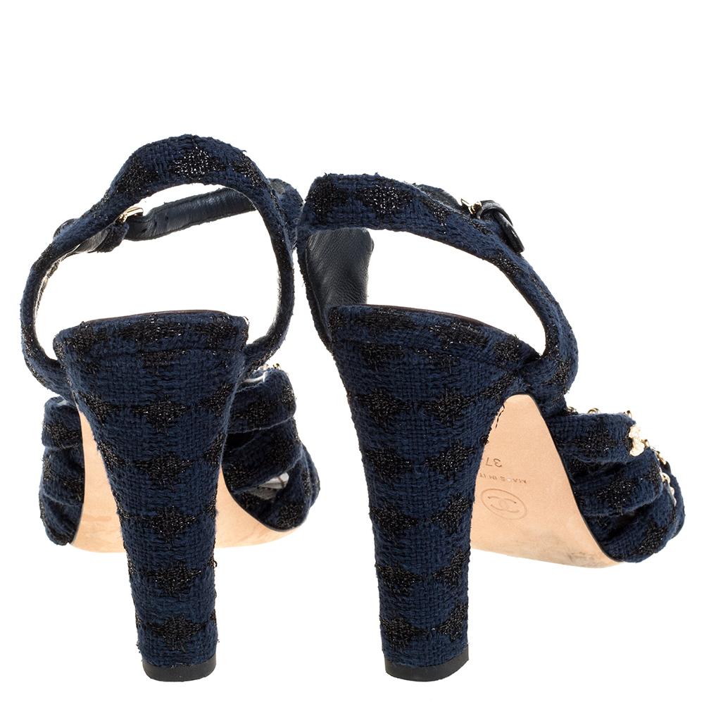 Chanel Blue Fabric Reissue Chain Ankle Strap Sandals Size 37 In Good Condition In Dubai, Al Qouz 2