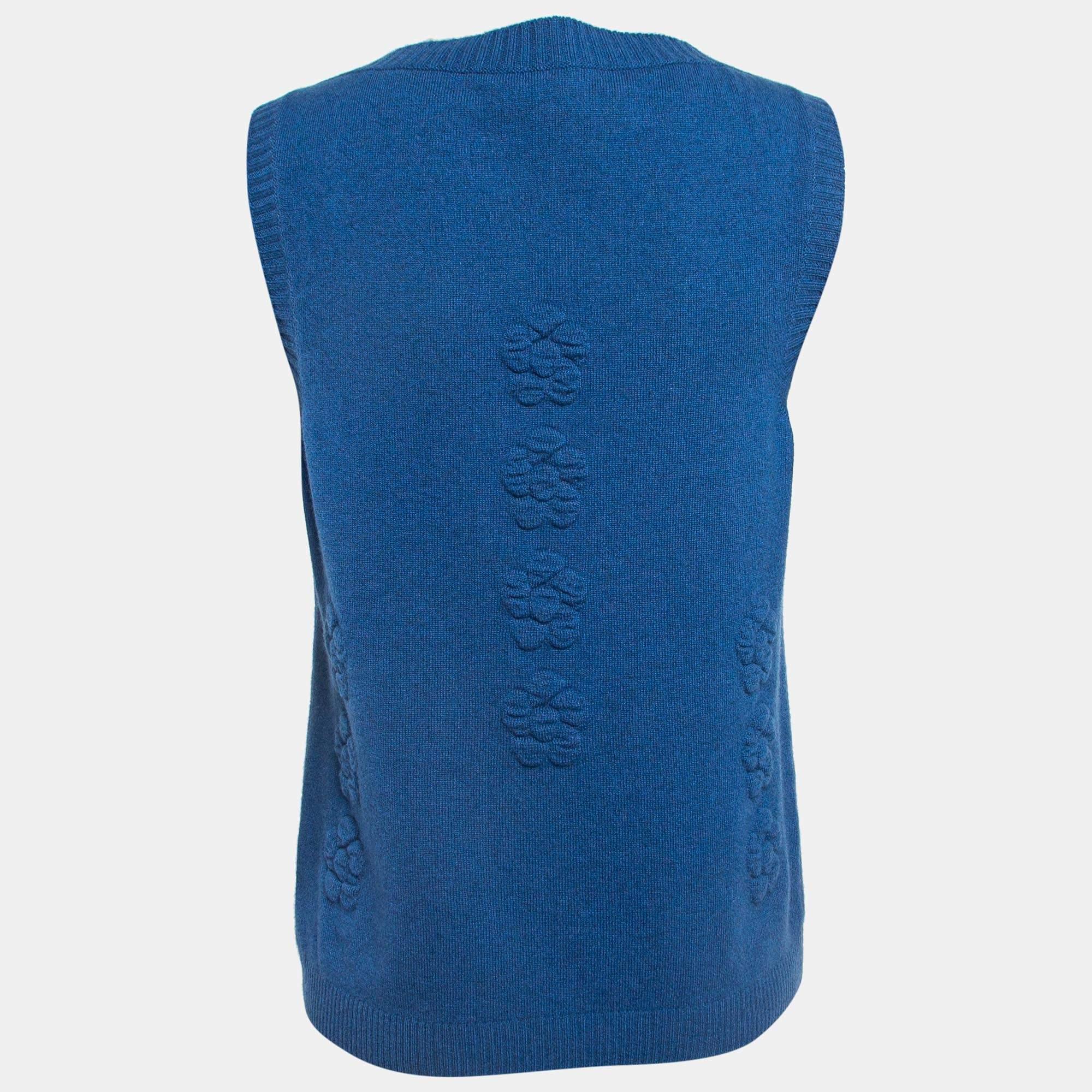 Chanel - Gilet à col V en tricot de cachemire texturé à fleurs bleues M. en vente 2