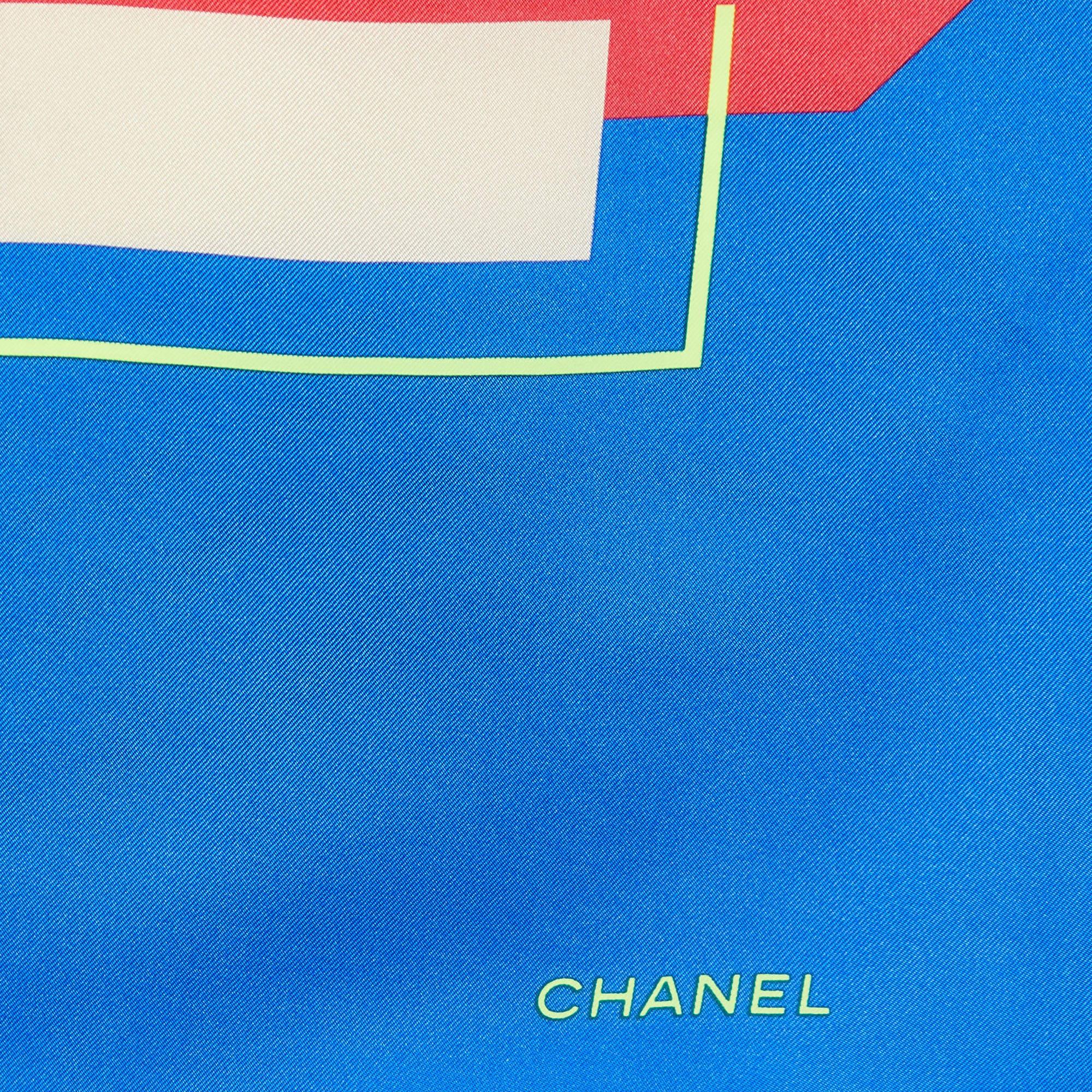 Chanel Blauer quadratischer Seidenschal mit geometrischem Logodruck in Blau Damen im Angebot