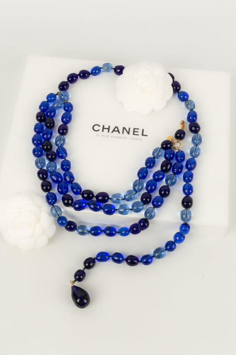 Chanel - (Made in France) Blue glass beads belt. Fall/Winter 1992 collection.

Additional information: 
Dimensions: Length: 88 cm
Condition: Very good condition
Seller Ref number: CCB106