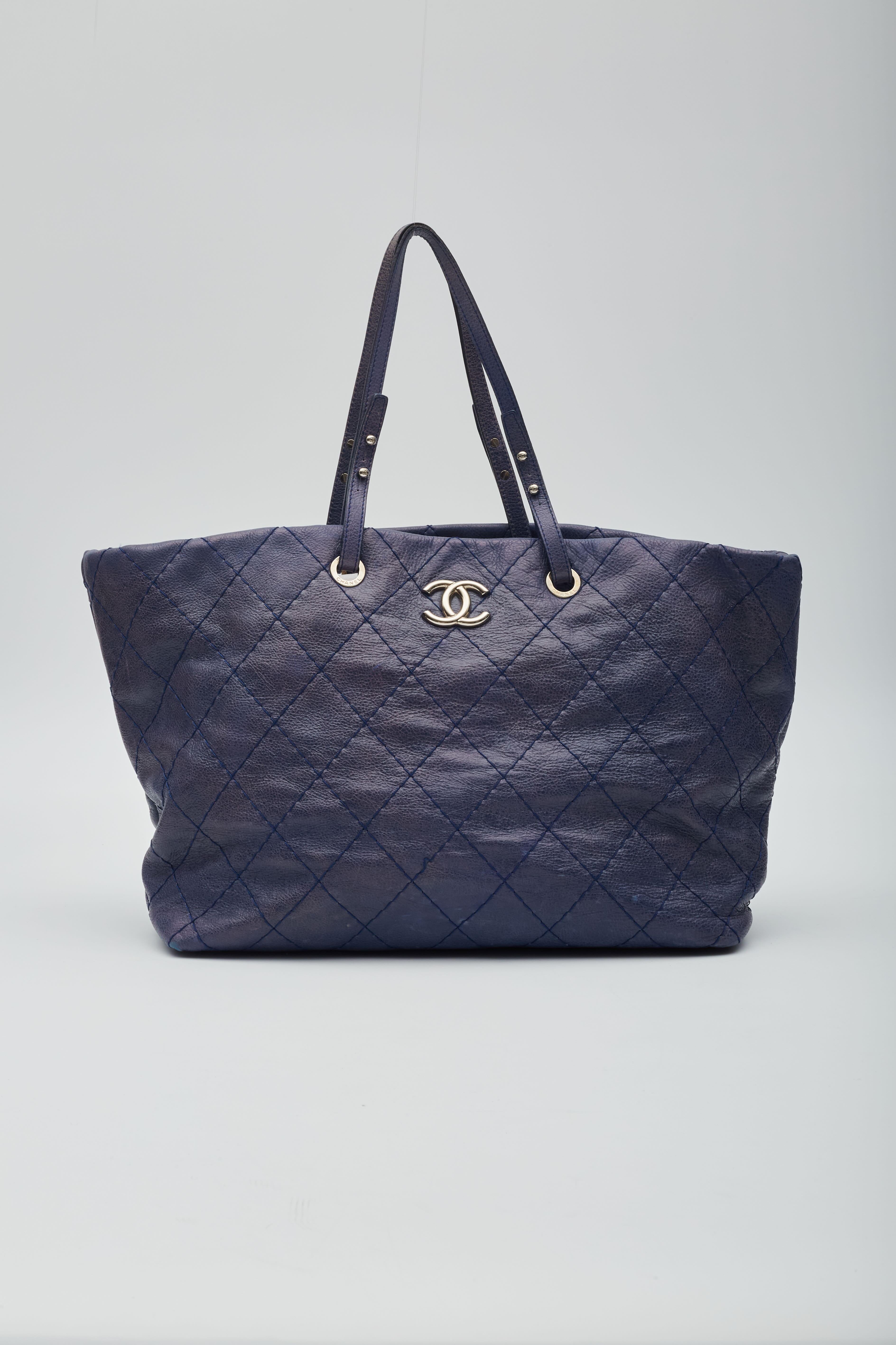 Chanel Blue Glazed Calfskin Large On The Road Tote Bag In Good Condition In Montreal, Quebec