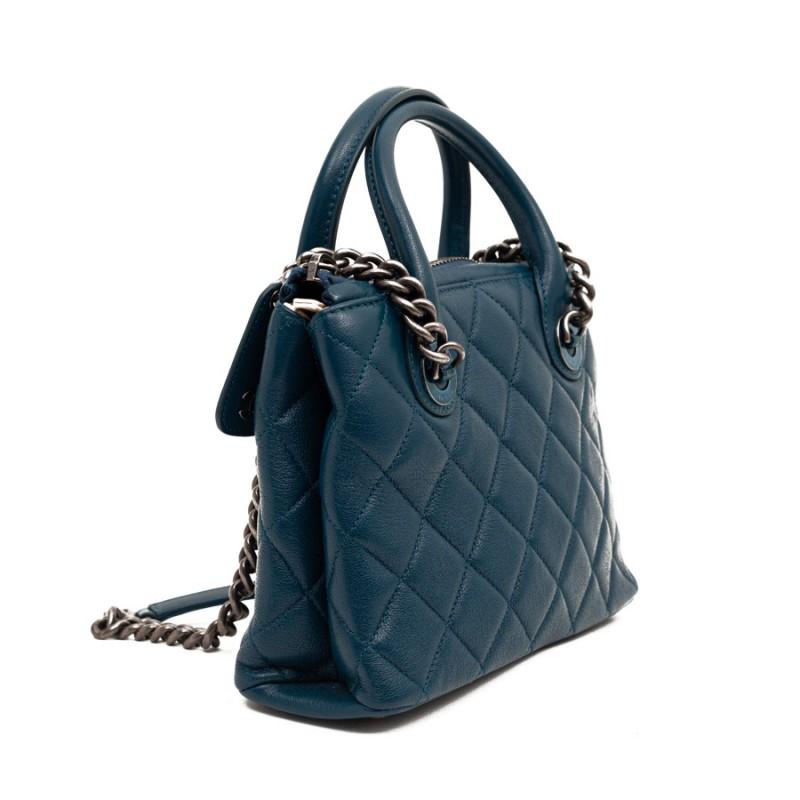 Chanel Blue Grained Leather Bag In New Condition In Paris, FR
