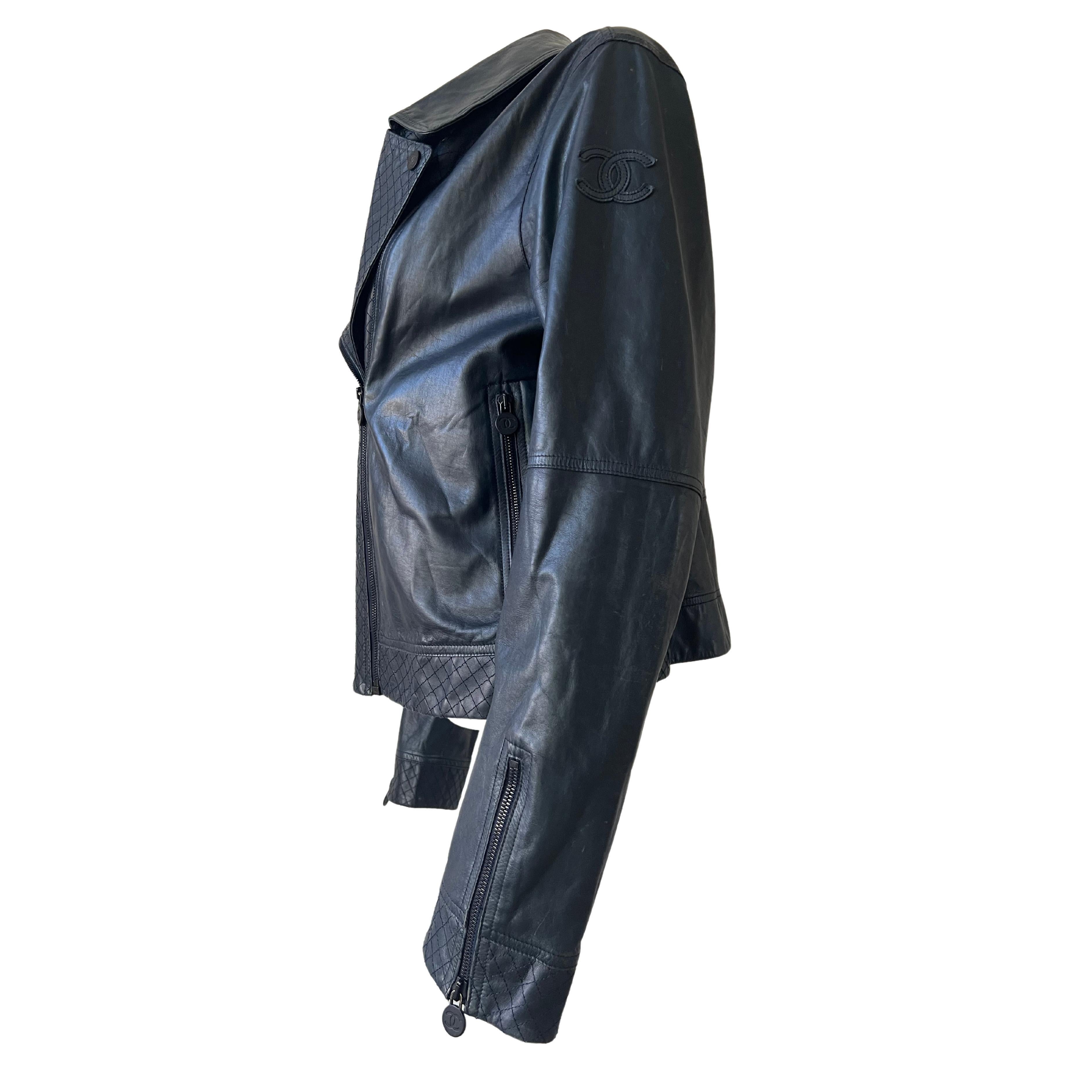 Women's or Men's Chanel blue Grey Perfecto Leather Jacket For Sale