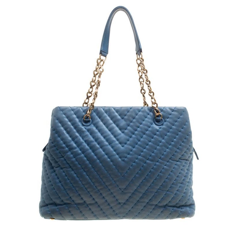 Sac Chanel Tote « Chevron surpiqué » rouge