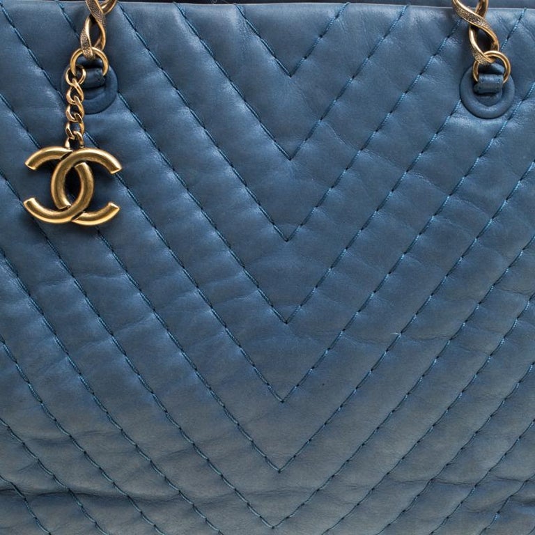 Sac Chanel Tote « Chevron surpiqué » rouge main image 1