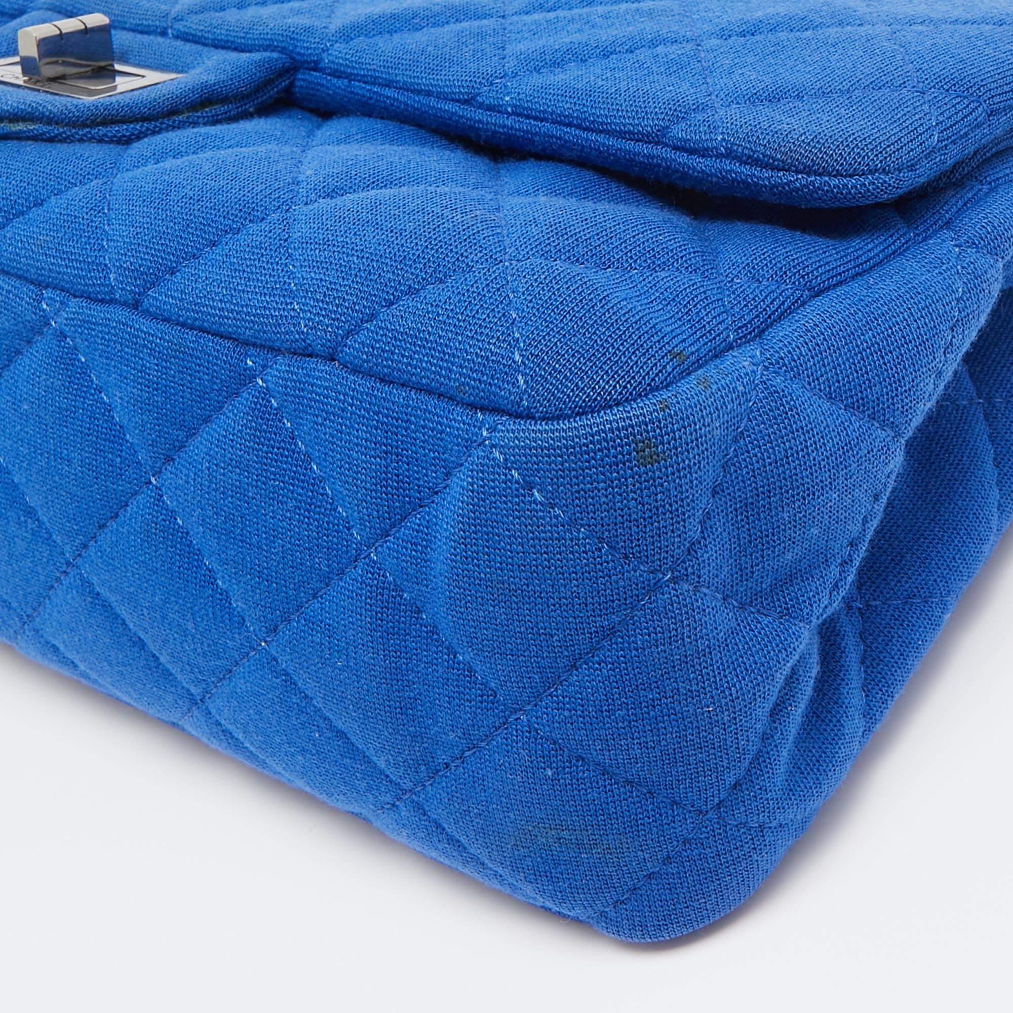 Borsa Chanel Classic 227 Reissue 2.55 con patta in Jersey Blu in vendita 8