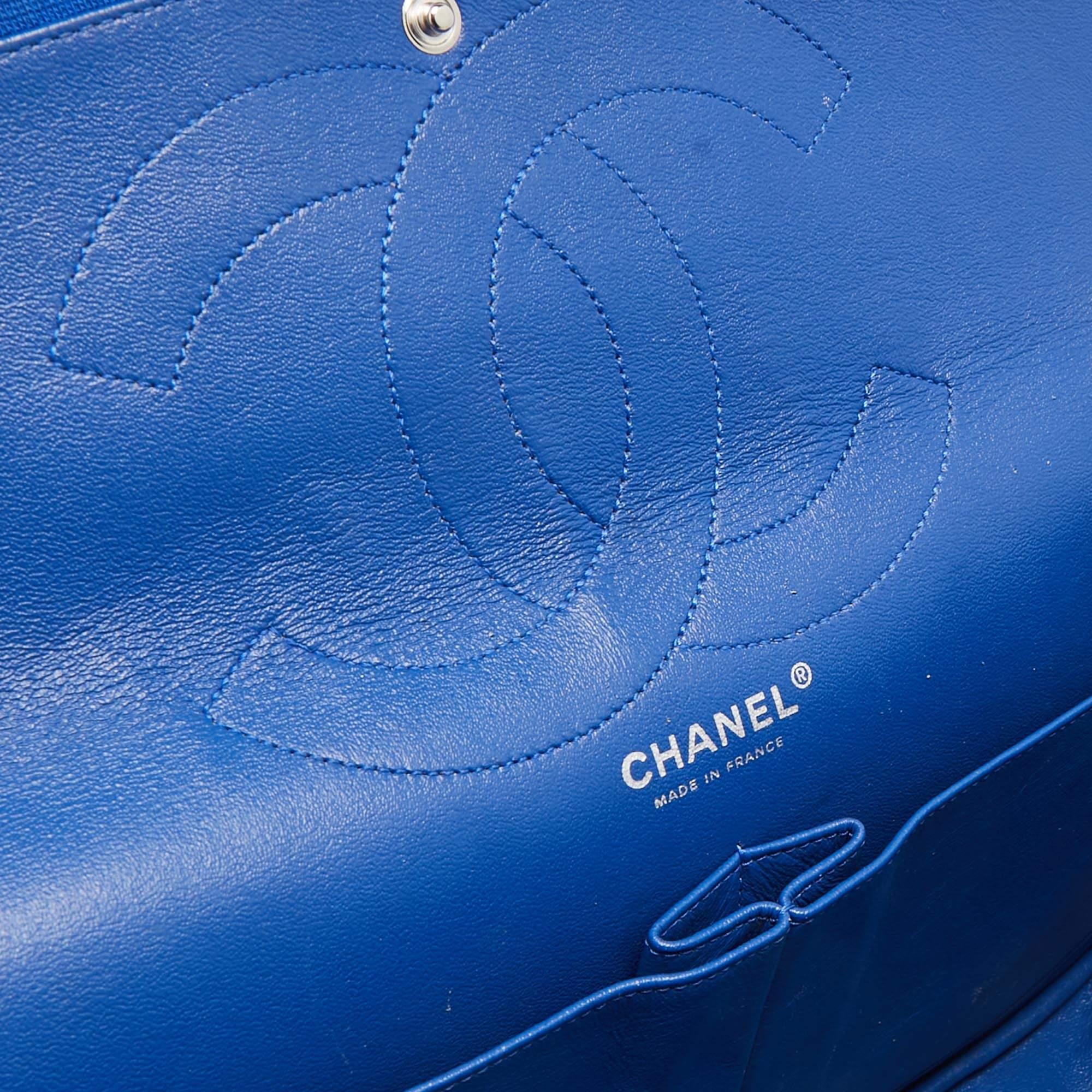 Borsa Chanel Classic 227 Reissue 2.55 con patta in Jersey Blu in vendita 11