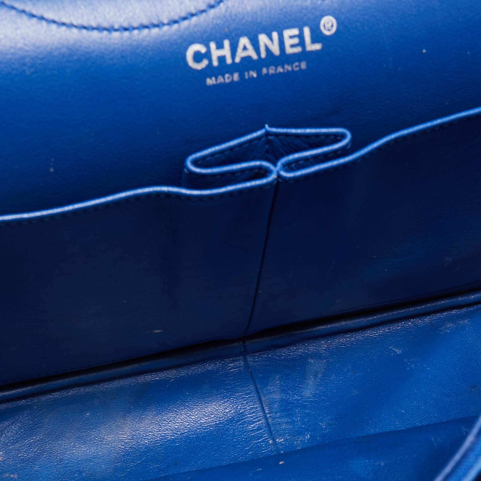 Borsa Chanel Classic 227 Reissue 2.55 con patta in Jersey Blu in vendita 14