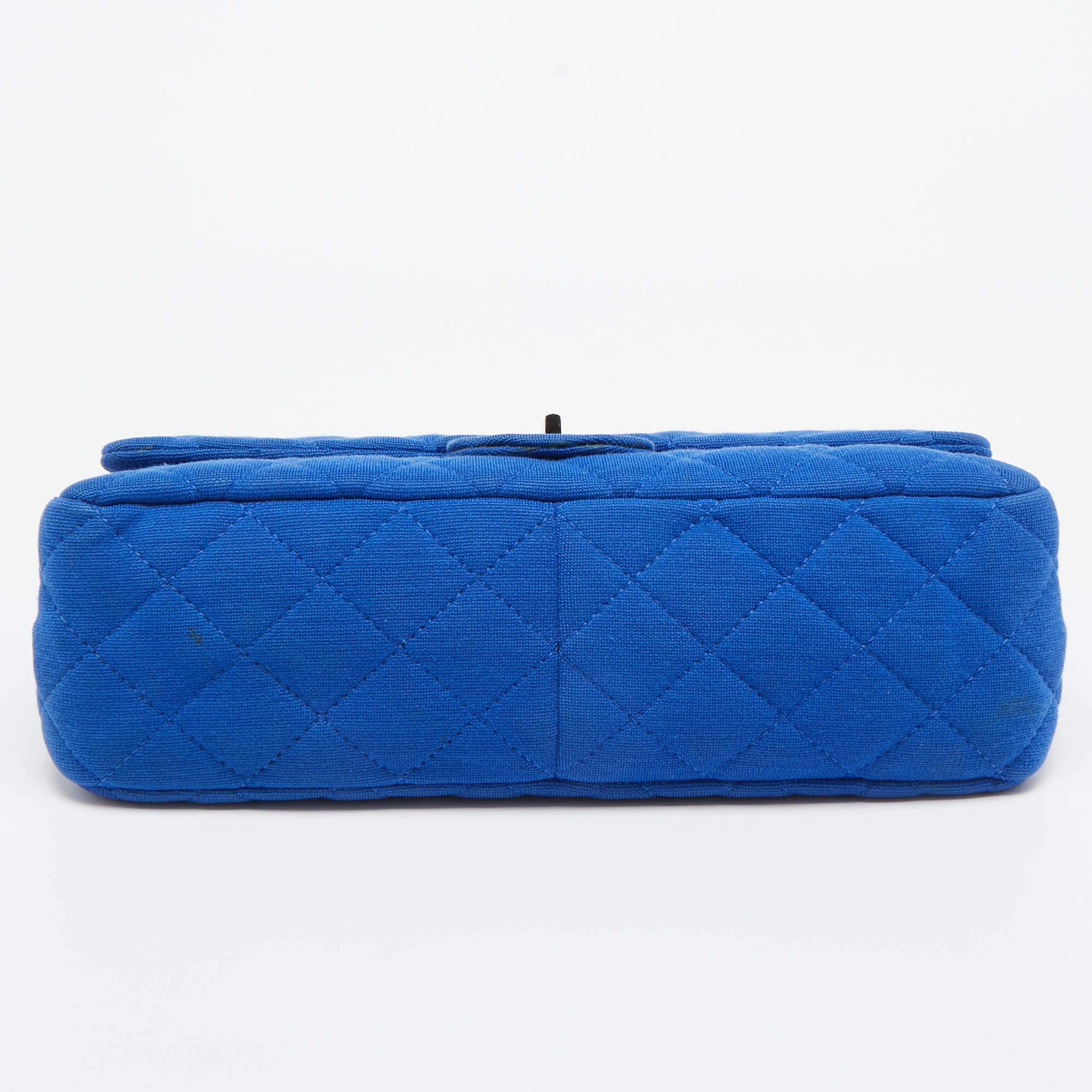 Borsa Chanel Classic 227 Reissue 2.55 con patta in Jersey Blu in vendita 1