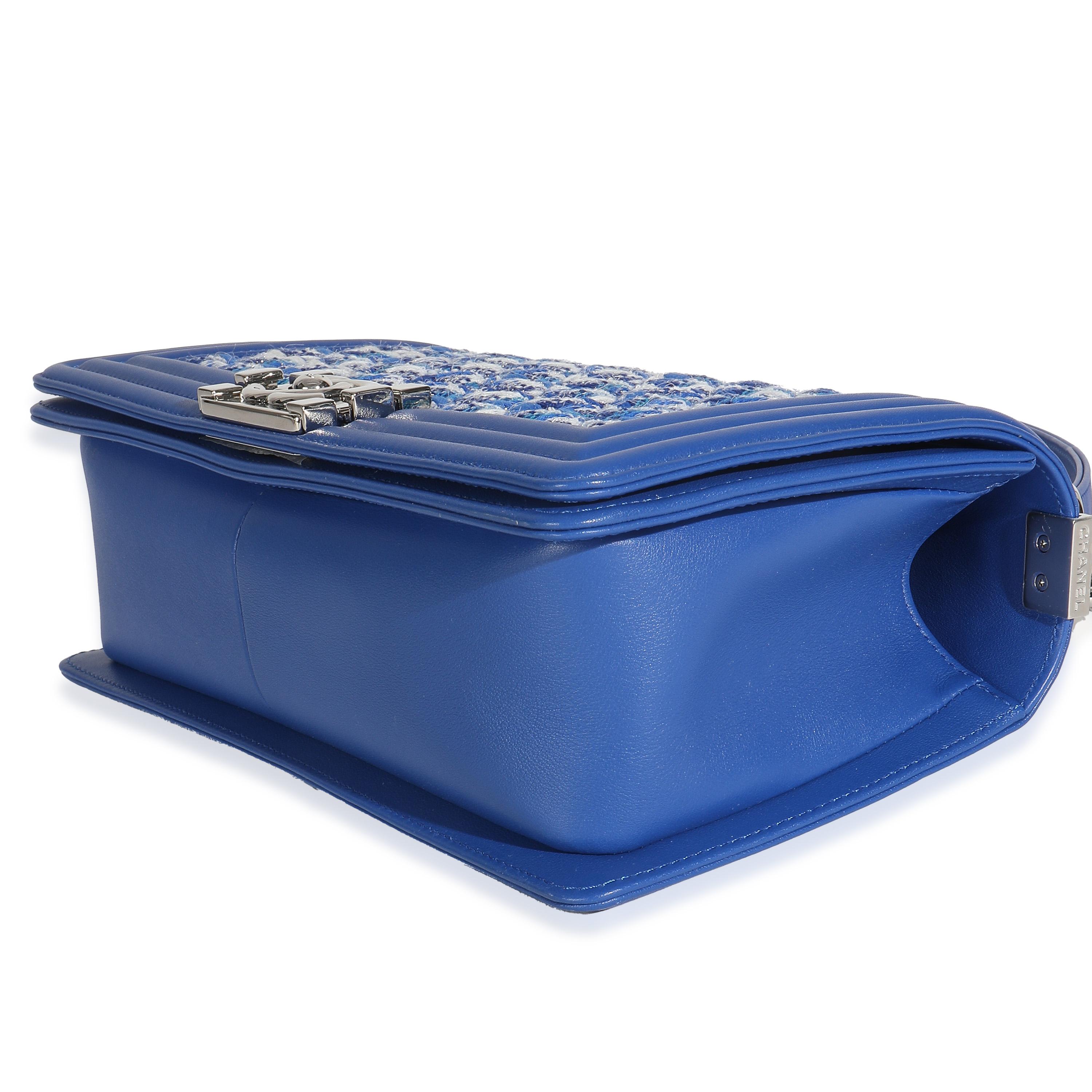 Chanel Blau Lammfell gesteppt Tweed Old Medium Boy Tasche im Angebot 1