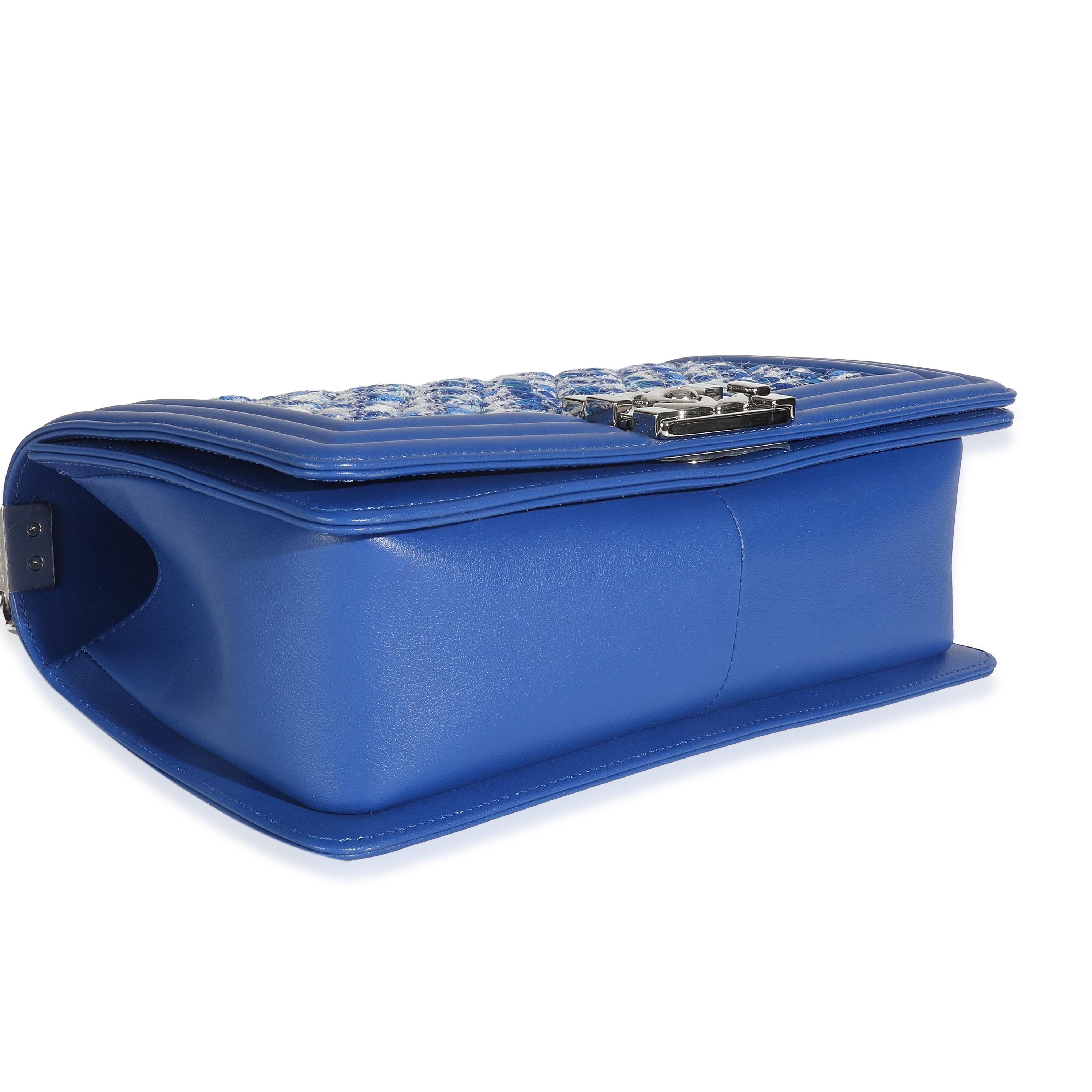 Chanel Blau Lammfell gesteppt Tweed Old Medium Boy Tasche im Angebot 3