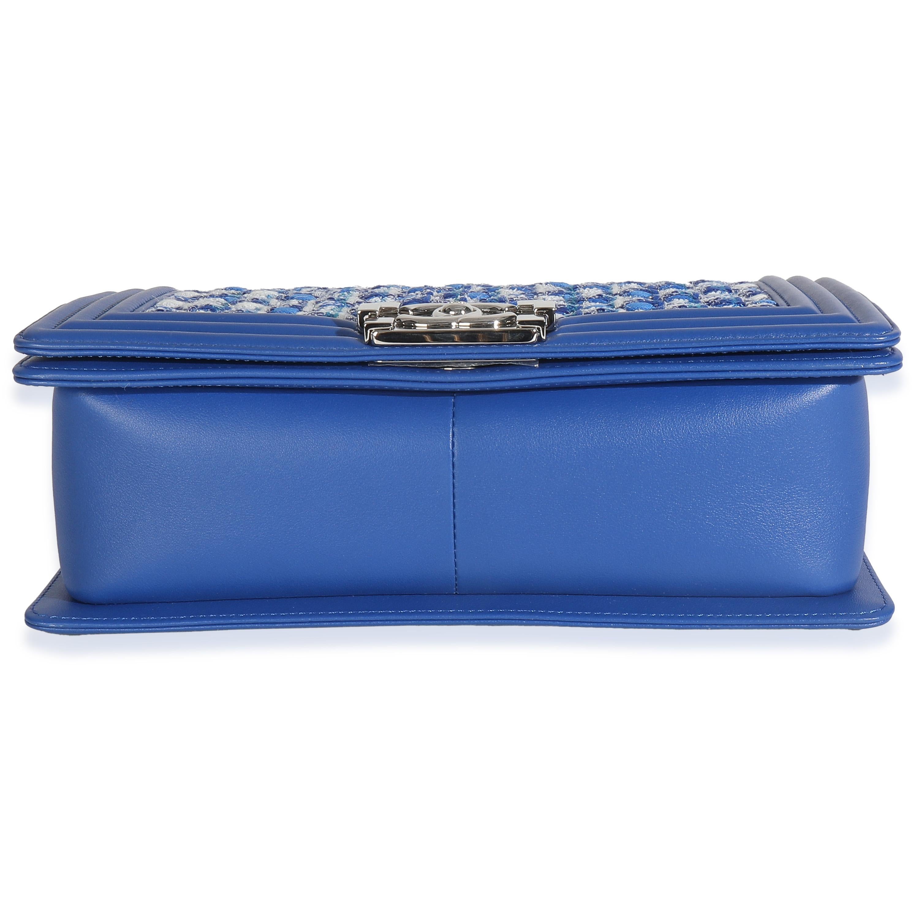 Chanel Blau Lammfell gesteppt Tweed Old Medium Boy Tasche im Angebot 4