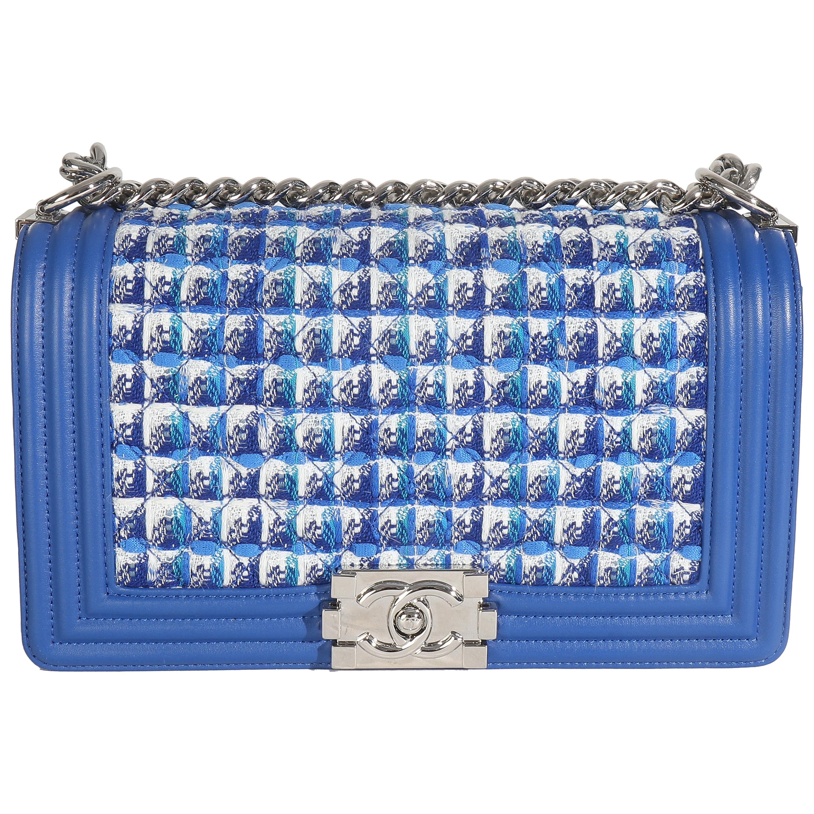 Chanel Blau Lammfell gesteppt Tweed Old Medium Boy Tasche im Angebot