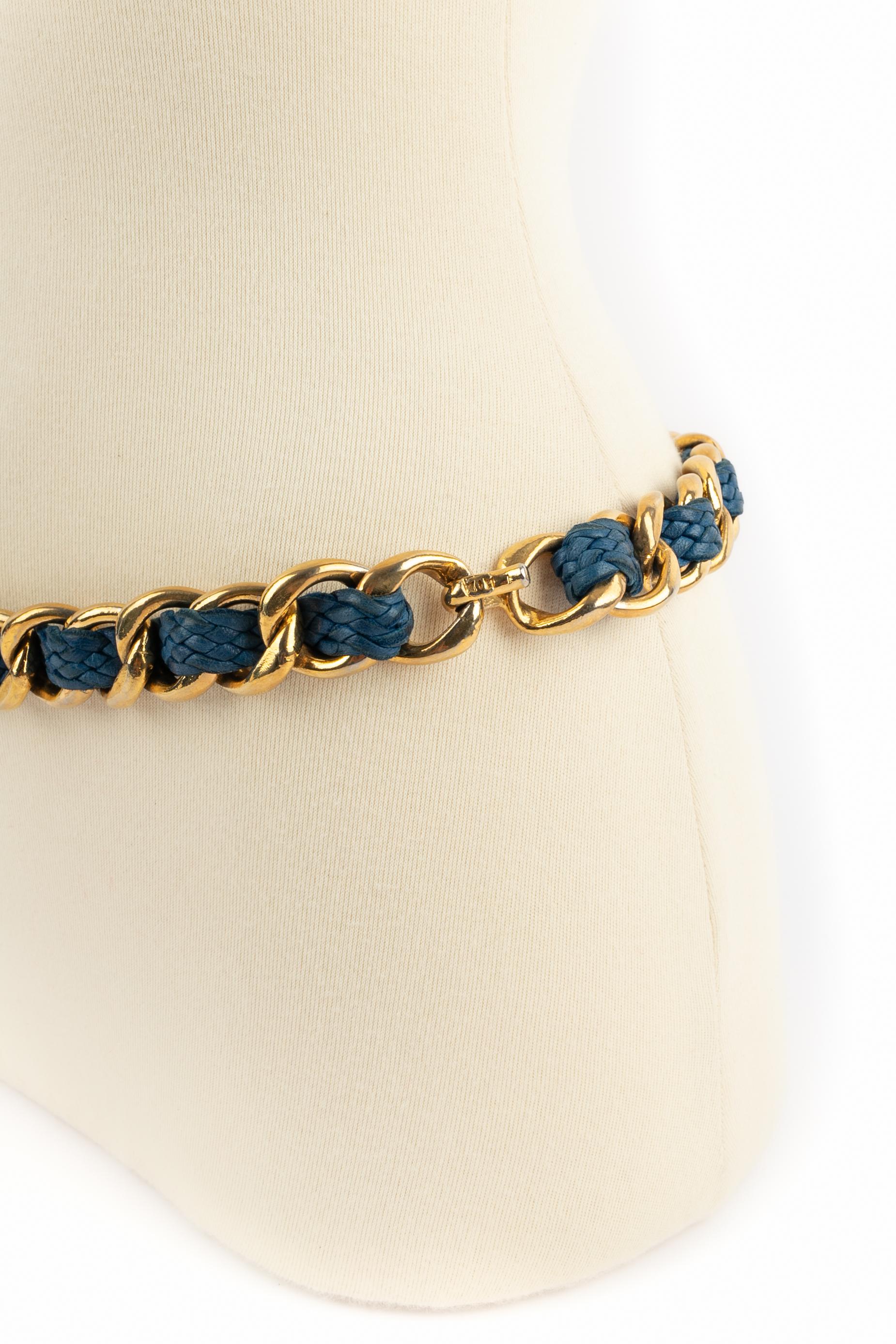 Chanel, ceinture en cuir bleu, années 1990 en vente 5