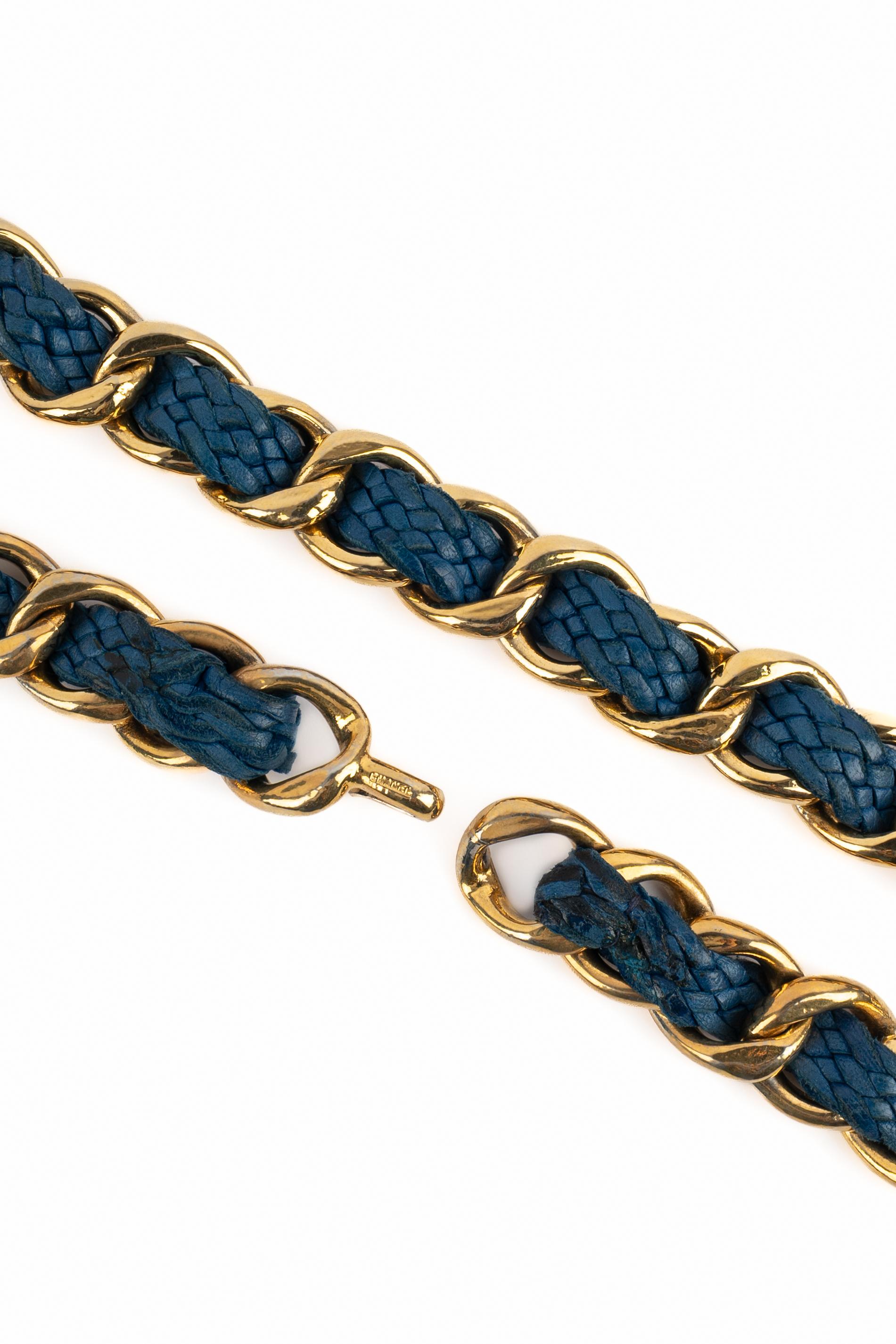 Chanel, ceinture en cuir bleu, années 1990 Bon état - En vente à SAINT-OUEN-SUR-SEINE, FR