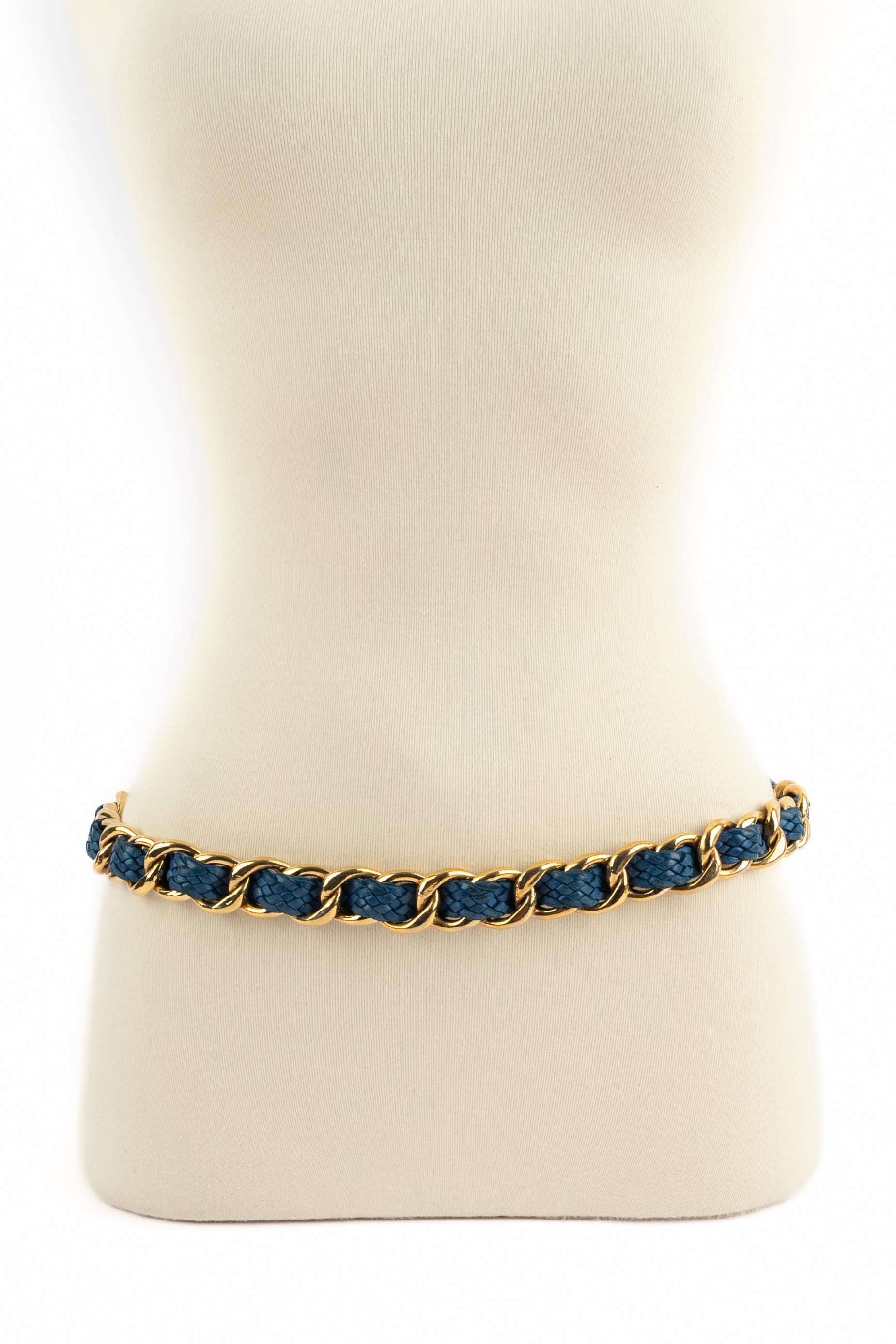 Chanel, ceinture en cuir bleu, années 1990 en vente 4