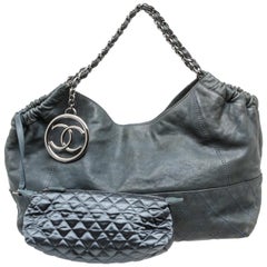 Chanel - Sac à bandoulière Coco Cabas en cuir bleu