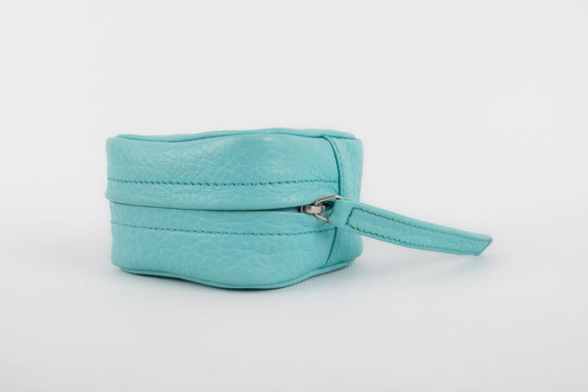 Mini-sac à main en cuir bleu de Chanel, 2003/2004 en vente 2