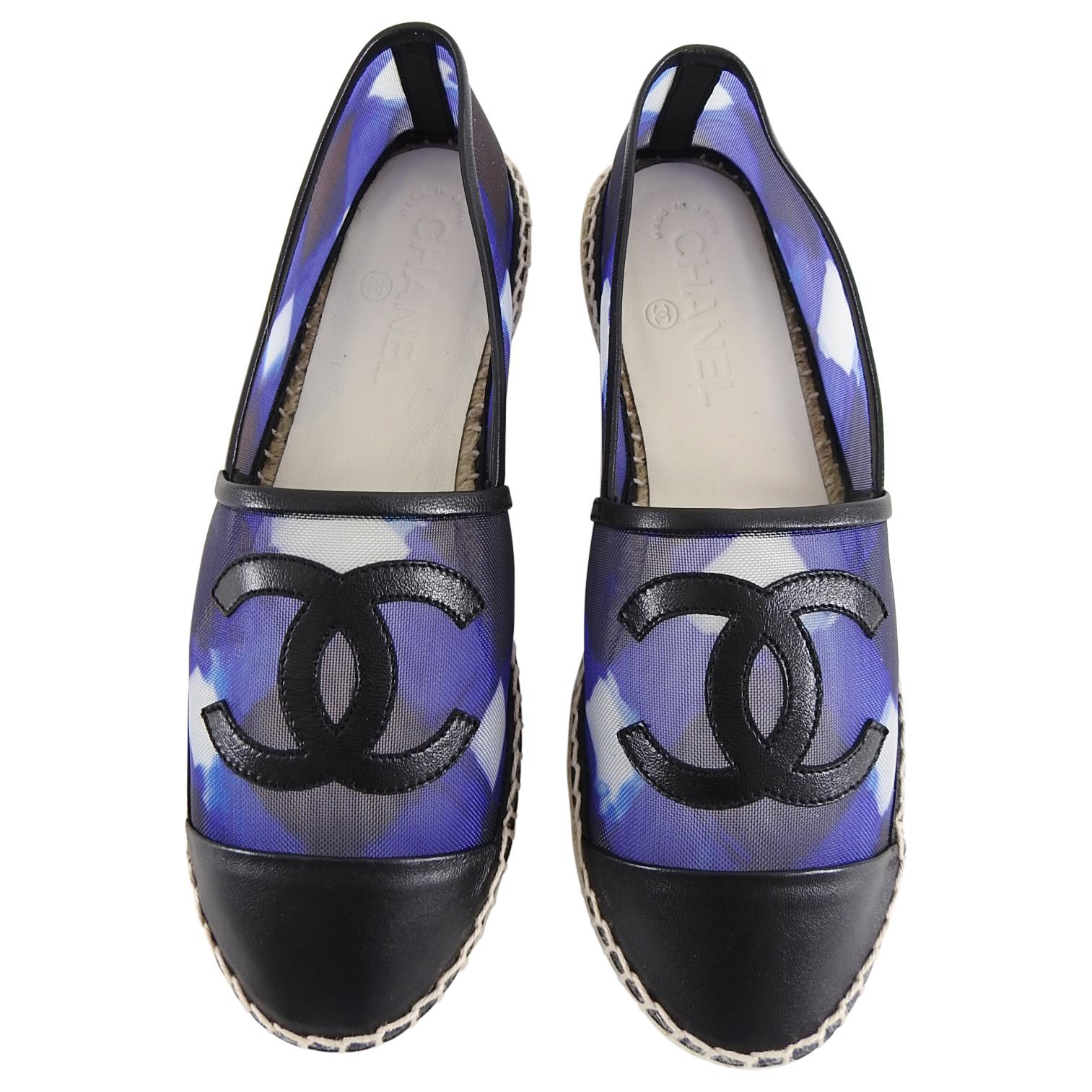Chanel Blue Mesh and Black Leather CC Espadrille Flats - 36.5 In New Condition In Toronto, ON