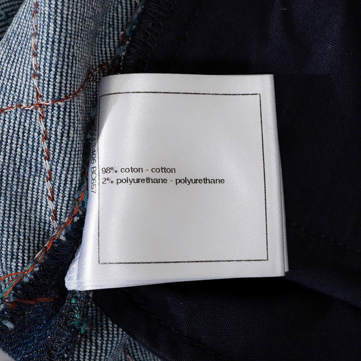 CHANEL bleu et multicolore 2017 17A COSMOPOLITE QUILTED Jeans Pants 40 M en vente 4