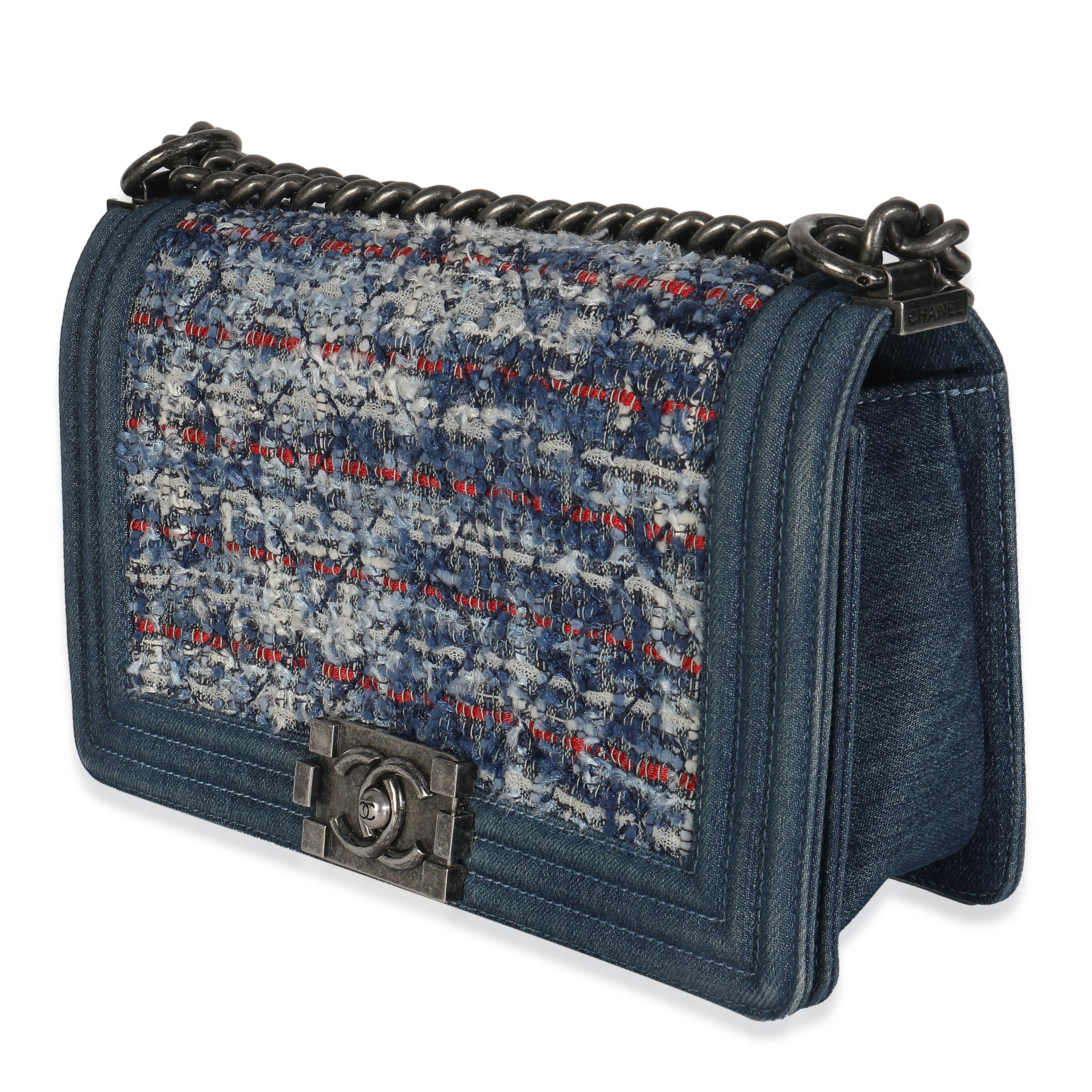 Chanel Bleu Multicolore Denim Quilted Tweed Old Medium Boy Bag Excellent état - En vente à New York, NY