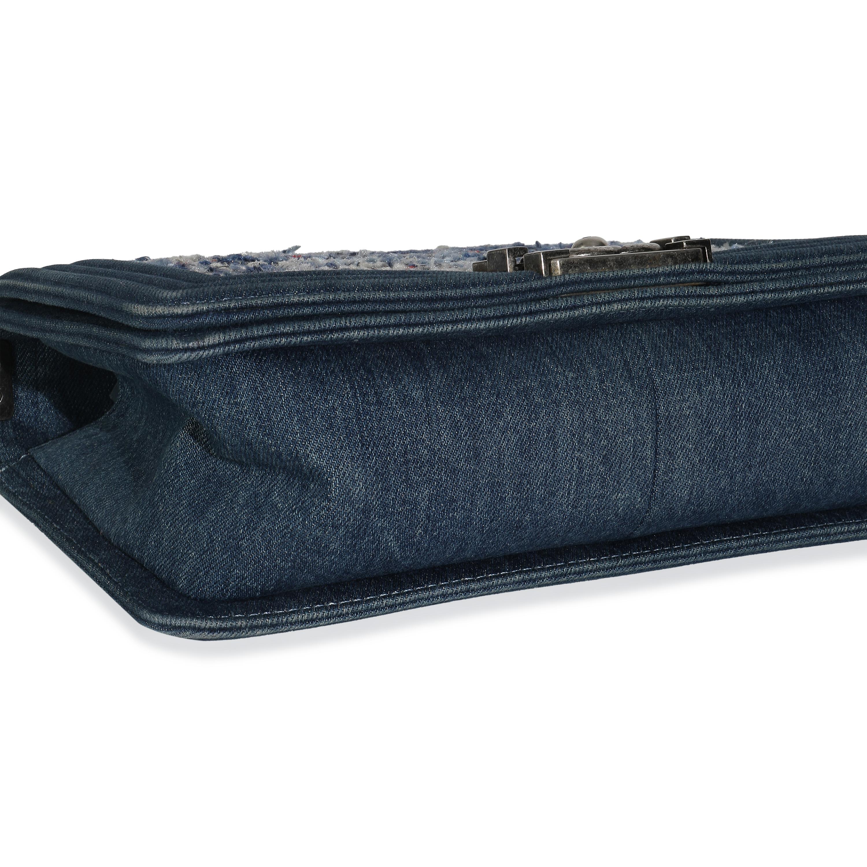 Chanel Bleu Multicolore Denim Quilted Tweed Old Medium Boy Bag Pour femmes en vente