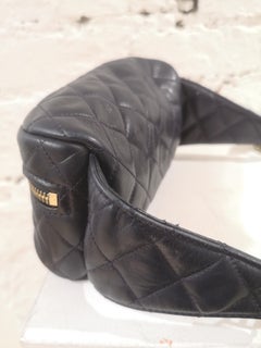 Chanel - Sac banane bleu marine et doré avec quincaillerie