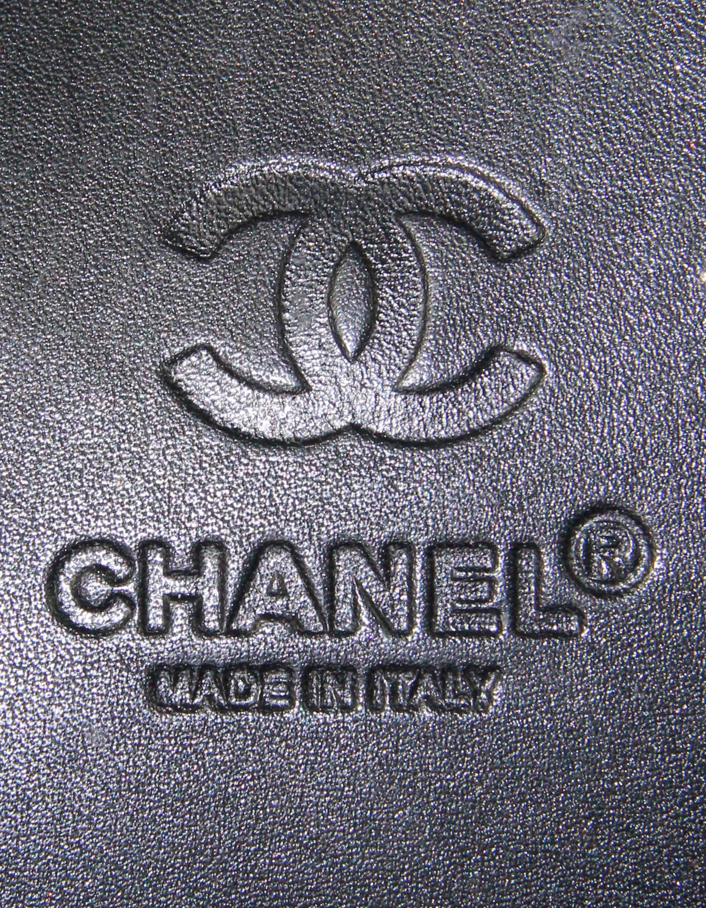Chanel - Pochette à maquillage Coco Cocoon en nylon bleu Unisexe en vente