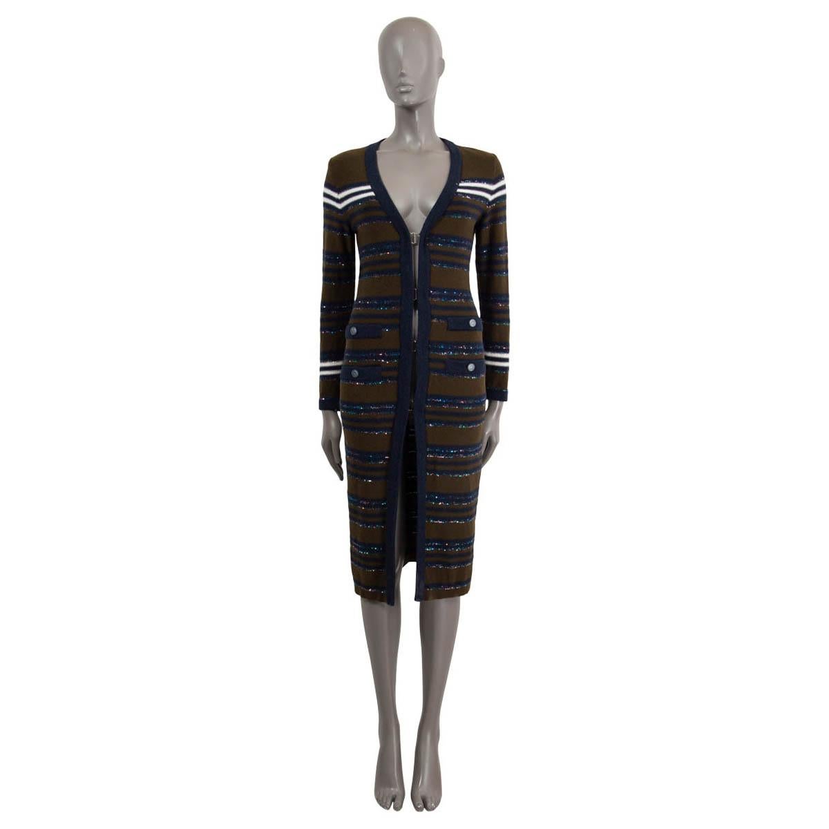 100% authentic Chanel long striped knit cardigan in olive green, navy blue and off-white cashmere (92%), polyester (5%) and polyamide (3%). Embellished with multicolor sequins and four buttoned pockets, the two on top are faux. Opens with four hooks