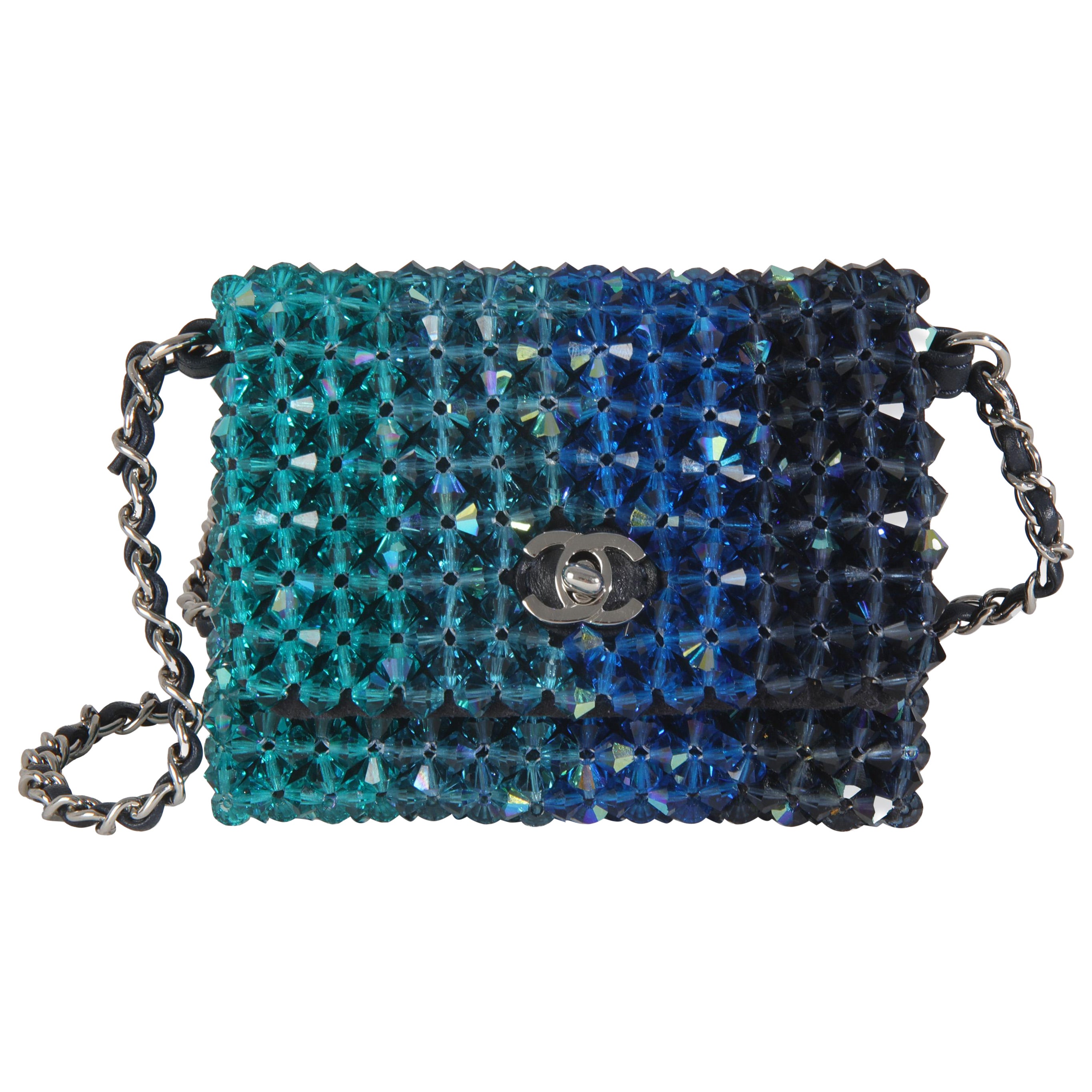 Chanel Micro Clutch con perline blu Ombreggiante su Chanel in vendita