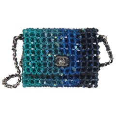 Chanel Micro Clutch con perline blu Ombreggiante su Chanel