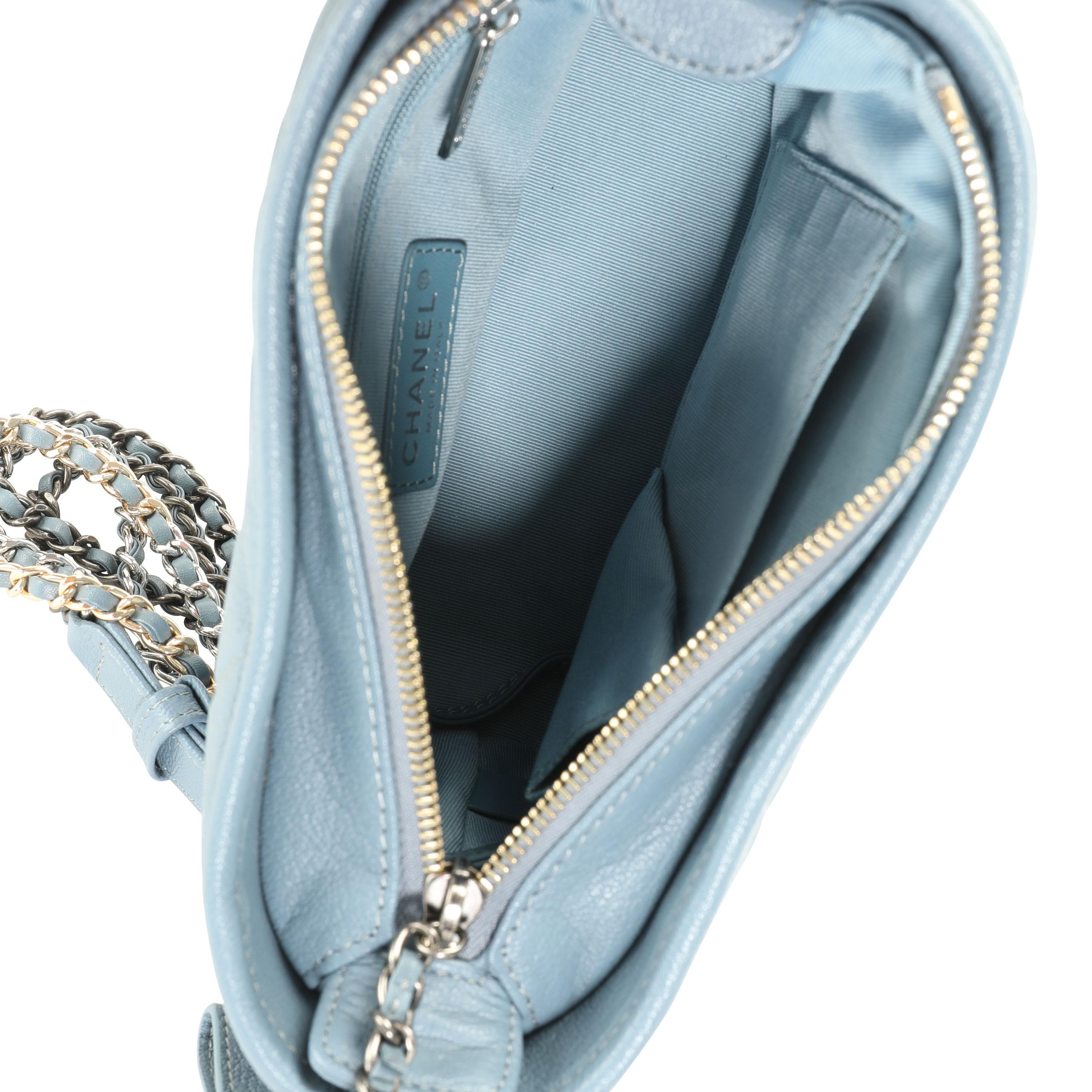 Chanel Blau Ombré Gestepptes Lackleder & gealtertes Kalbsleder Kleine Gabrielle Hobo 1
