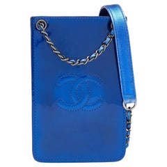 Chanel Blaue Lackleder-Umhängetasche CC mit Telefonhalter