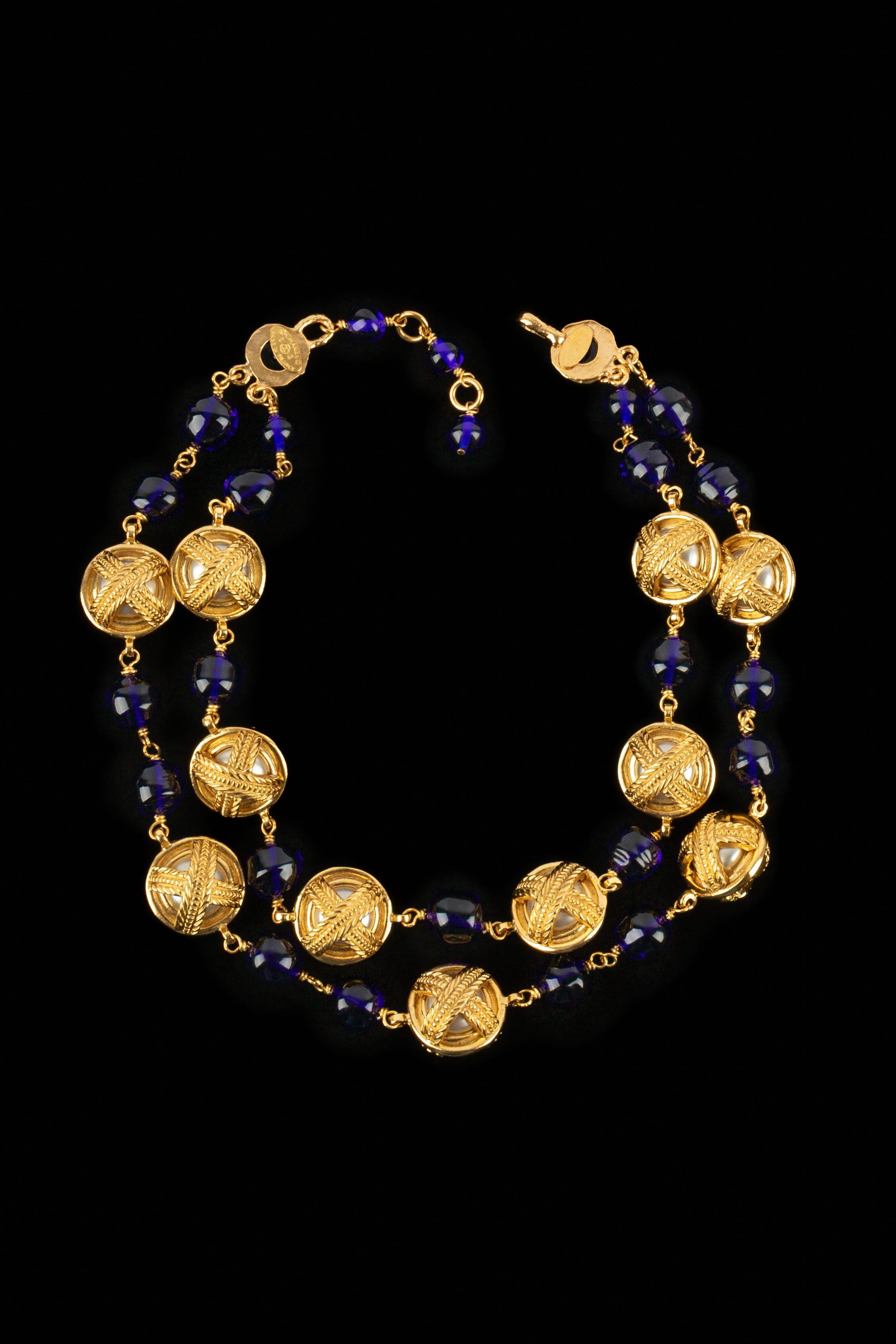 Collana di perle blu Chanel In condizioni ottime in vendita a SAINT-OUEN-SUR-SEINE, FR