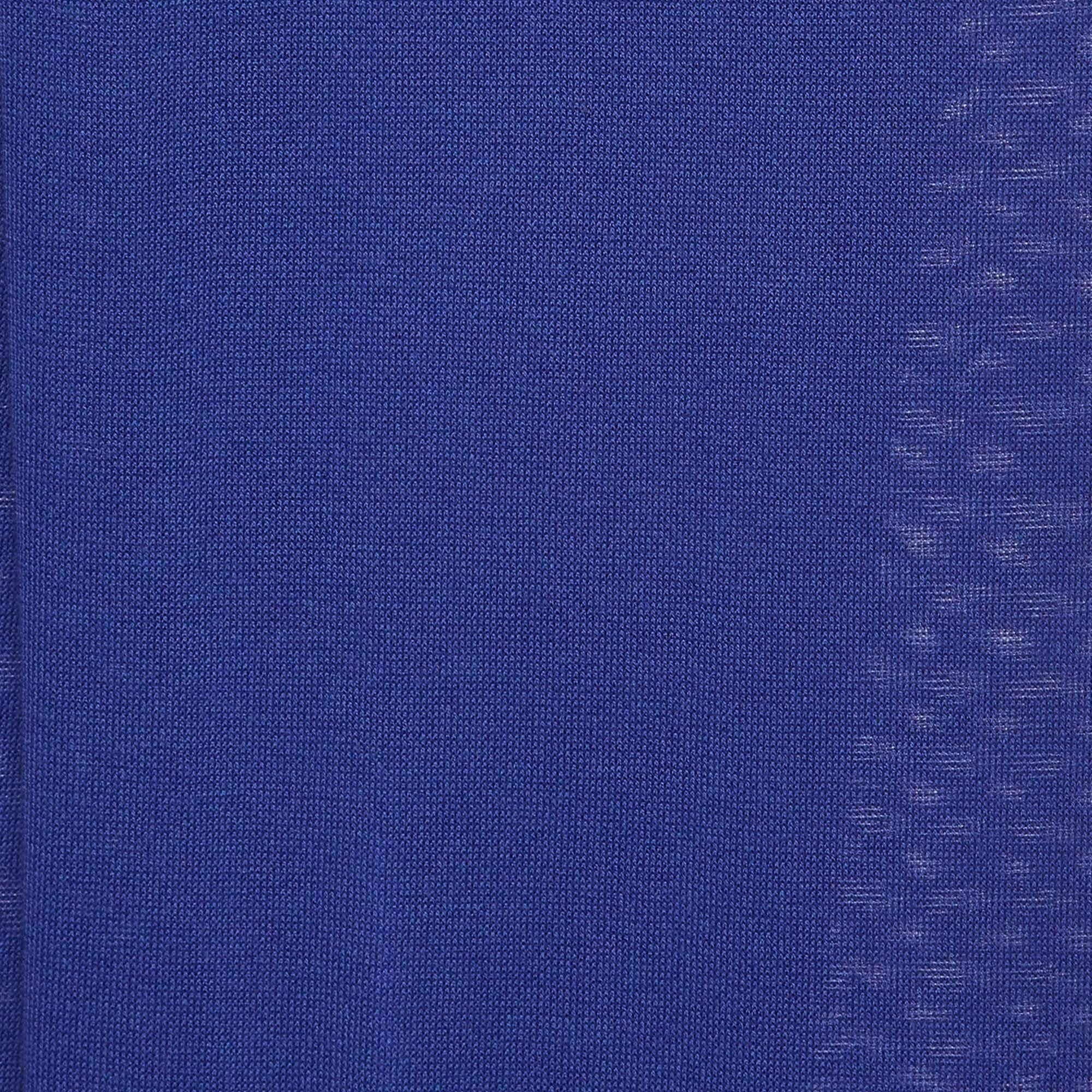 Chanel Azul Púrpura Estola de punto de algodón y seda con detalle de tweed en Nuevo estado para la venta en Dubai, Al Qouz 2