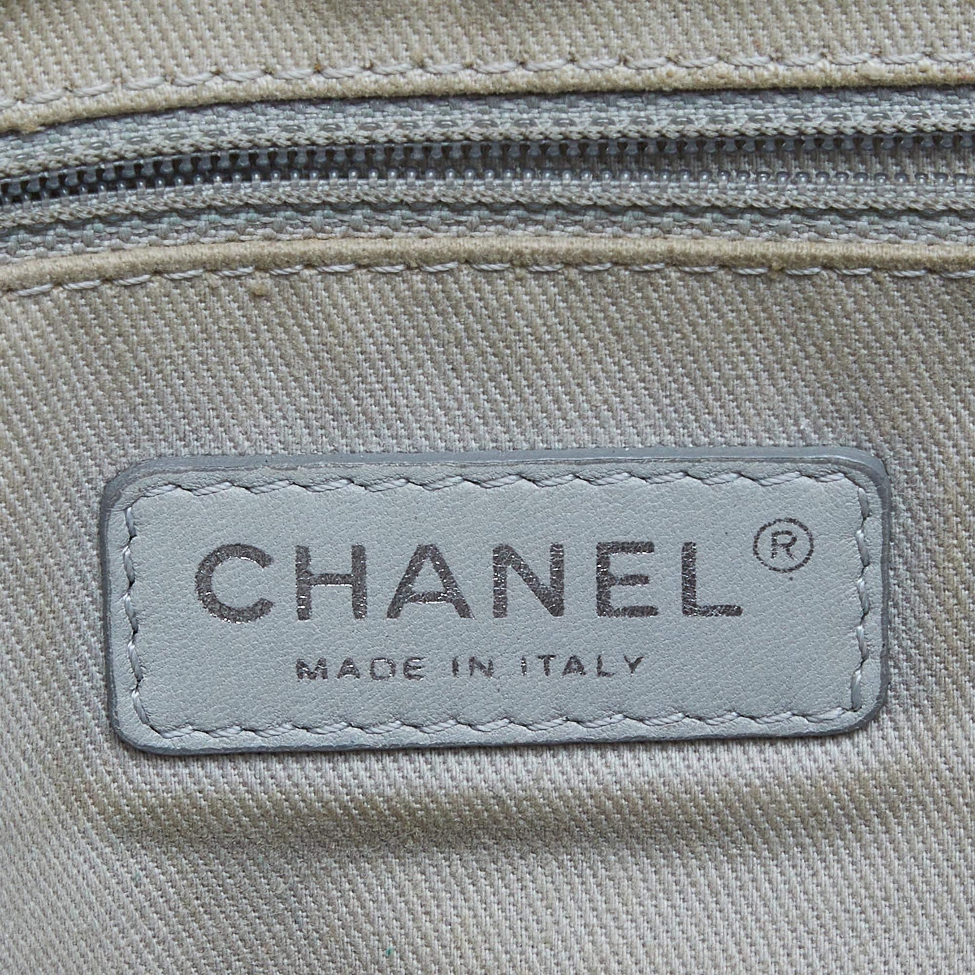 Chanel Blue Quilted Aged Leather Flap Shoulder Bag For Sale 2