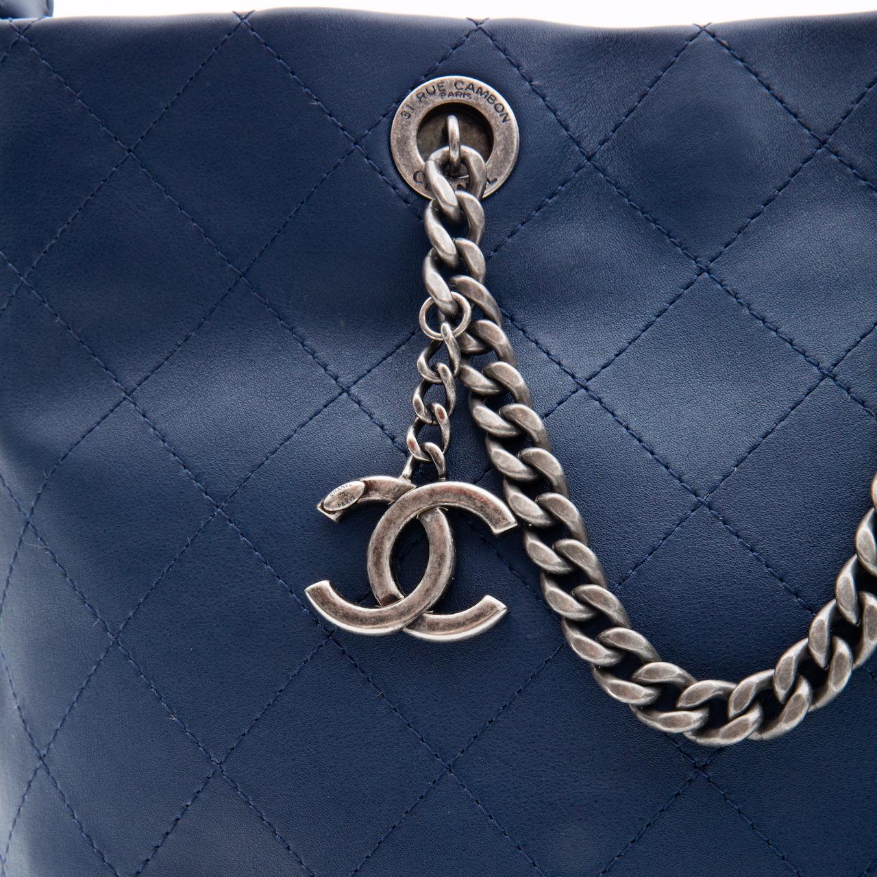 Chanel Blue Quilted Calfskin Leather Urban Allure Hobo Bag (2017) Small For Sale 1