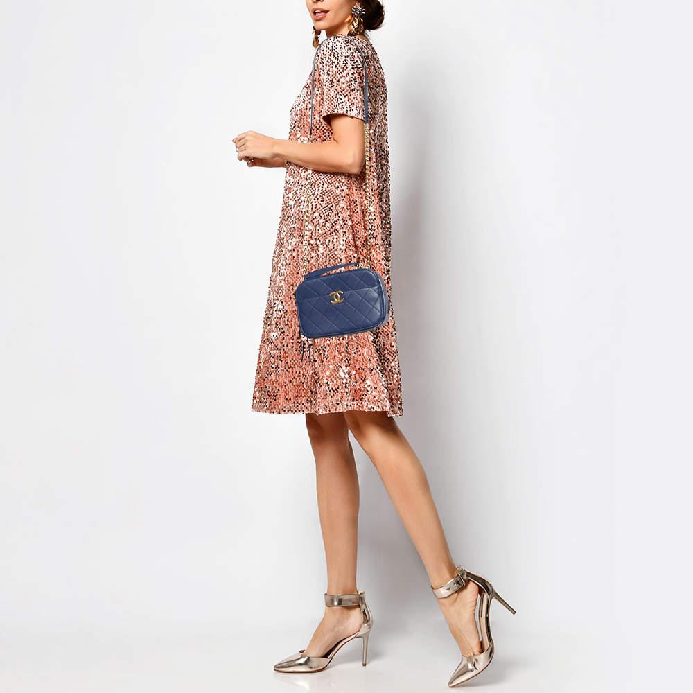 Perfect for conveniently housing your essentials in one place, this Chanel Business Affinity Camera bag is a worthy investment. It has notable details and offers a look of luxury.