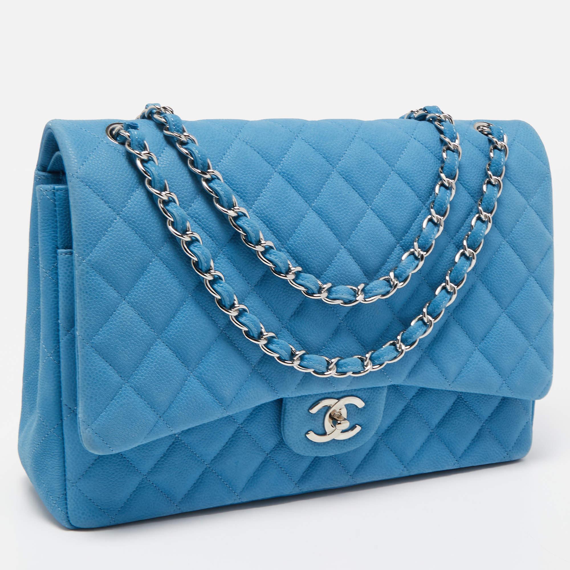 Chanel Blue Quilted Caviar Leather Maxi Classic Double Flap Bag In Good Condition For Sale In Dubai, Al Qouz 2