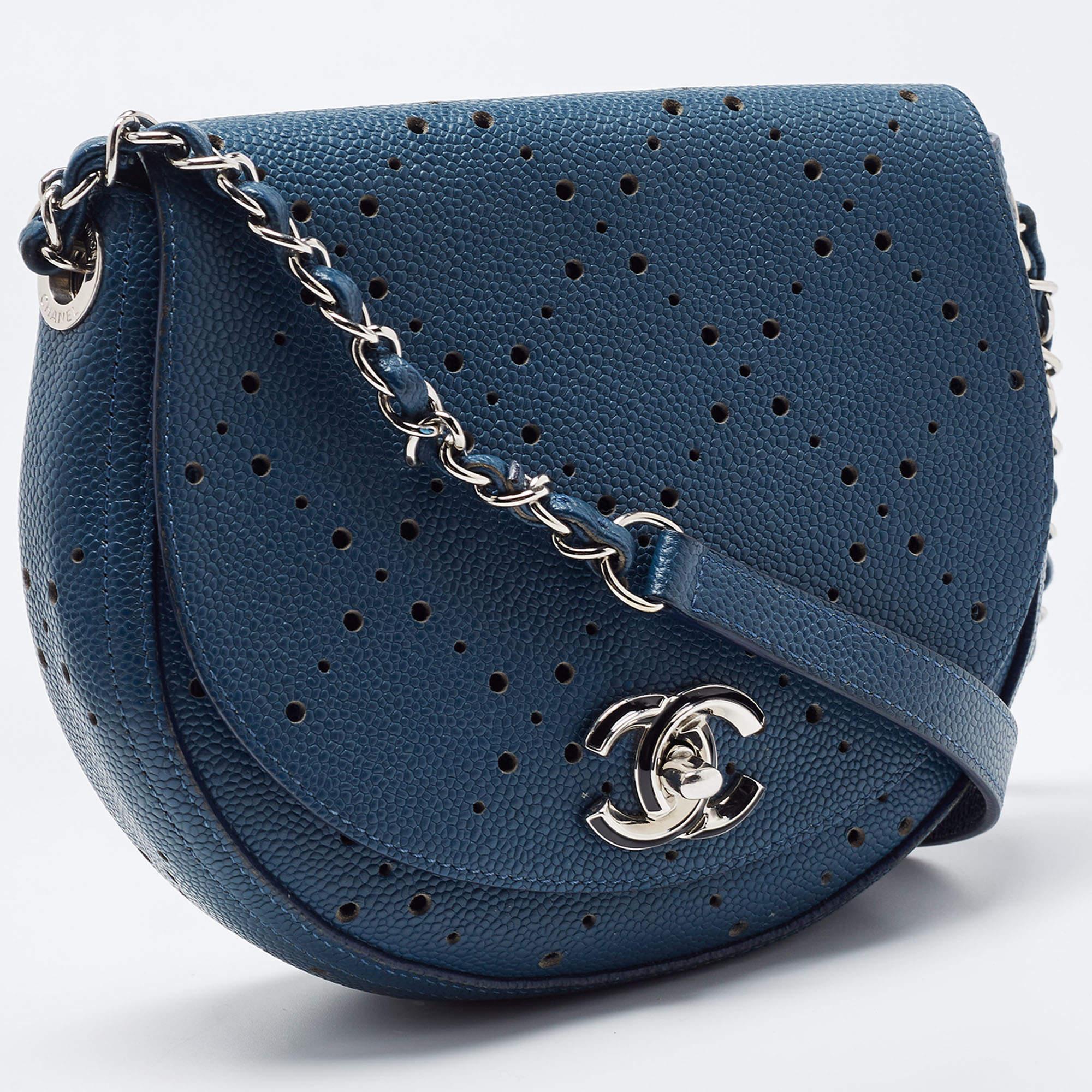 Chanel Blue Quilted Caviar Perforated Leather Crossbody Bag In Good Condition In Dubai, Al Qouz 2